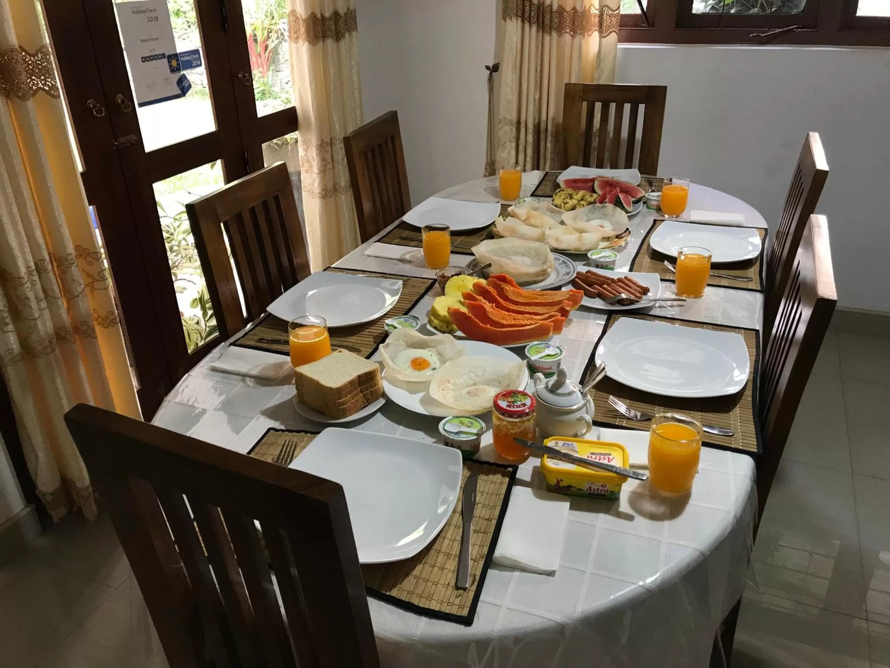 Food, Dining Area in Resort Beam