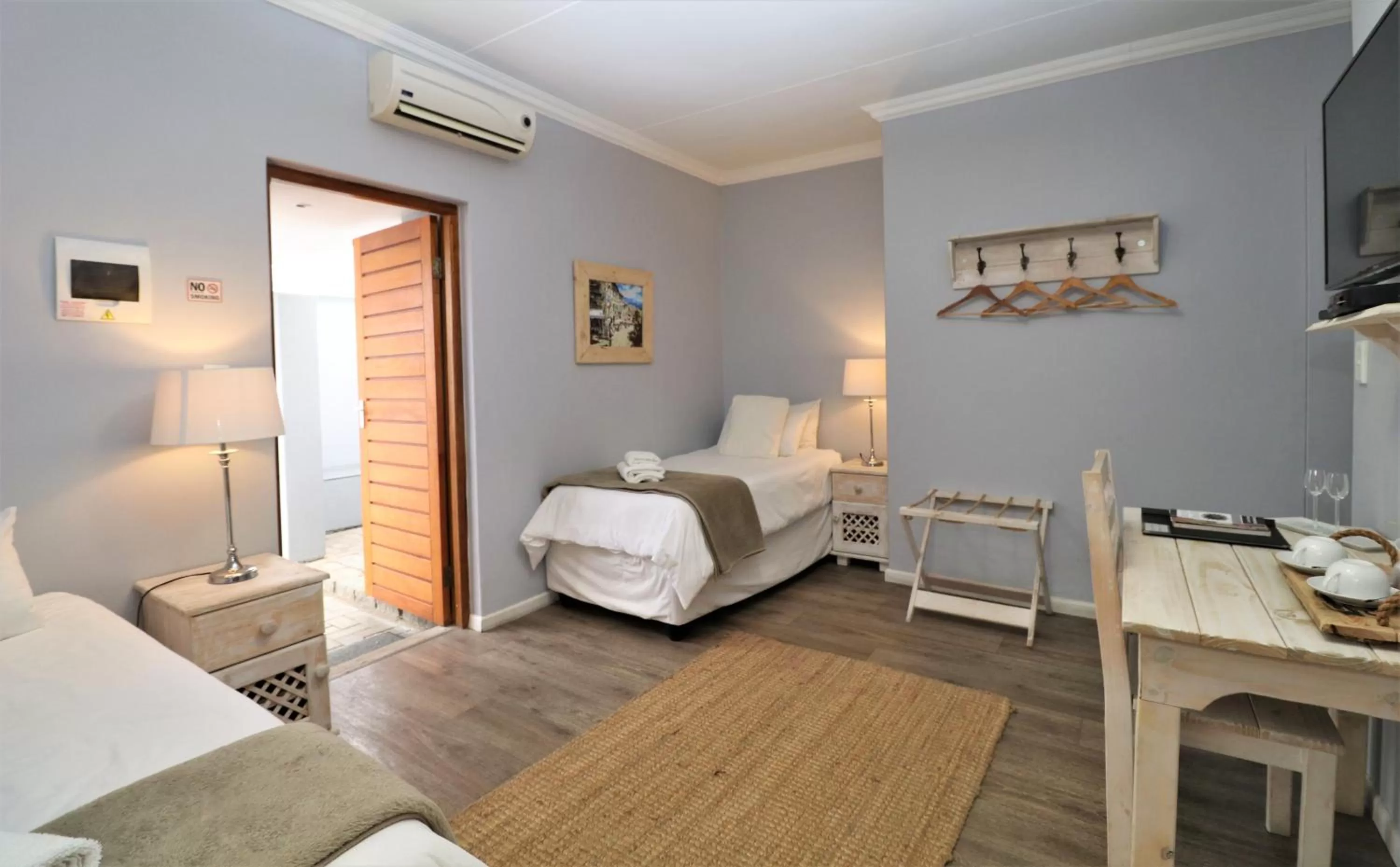 Coffee/tea facilities, Bed in Tiende Laan Bed & Breakfast and Self-Catering