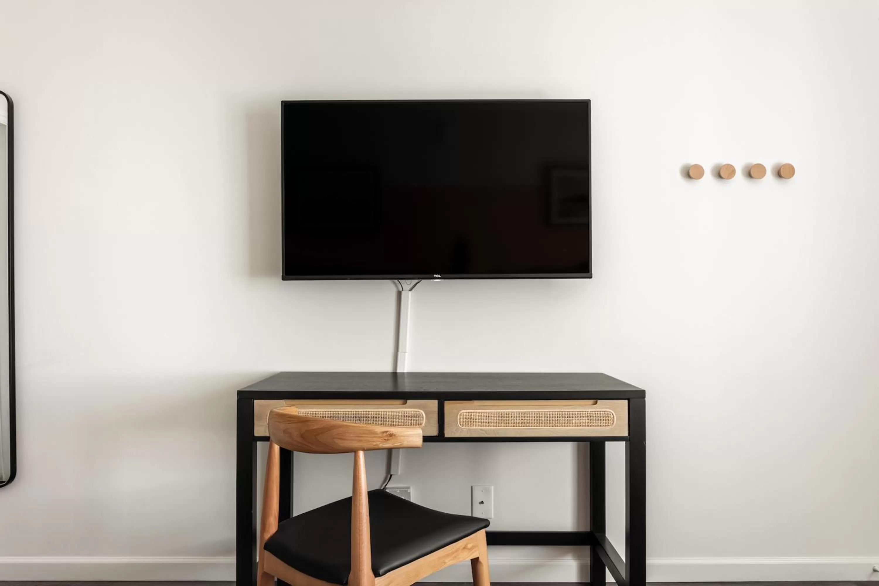 TV and multimedia, TV/Entertainment Center in Kasa Palo Alto