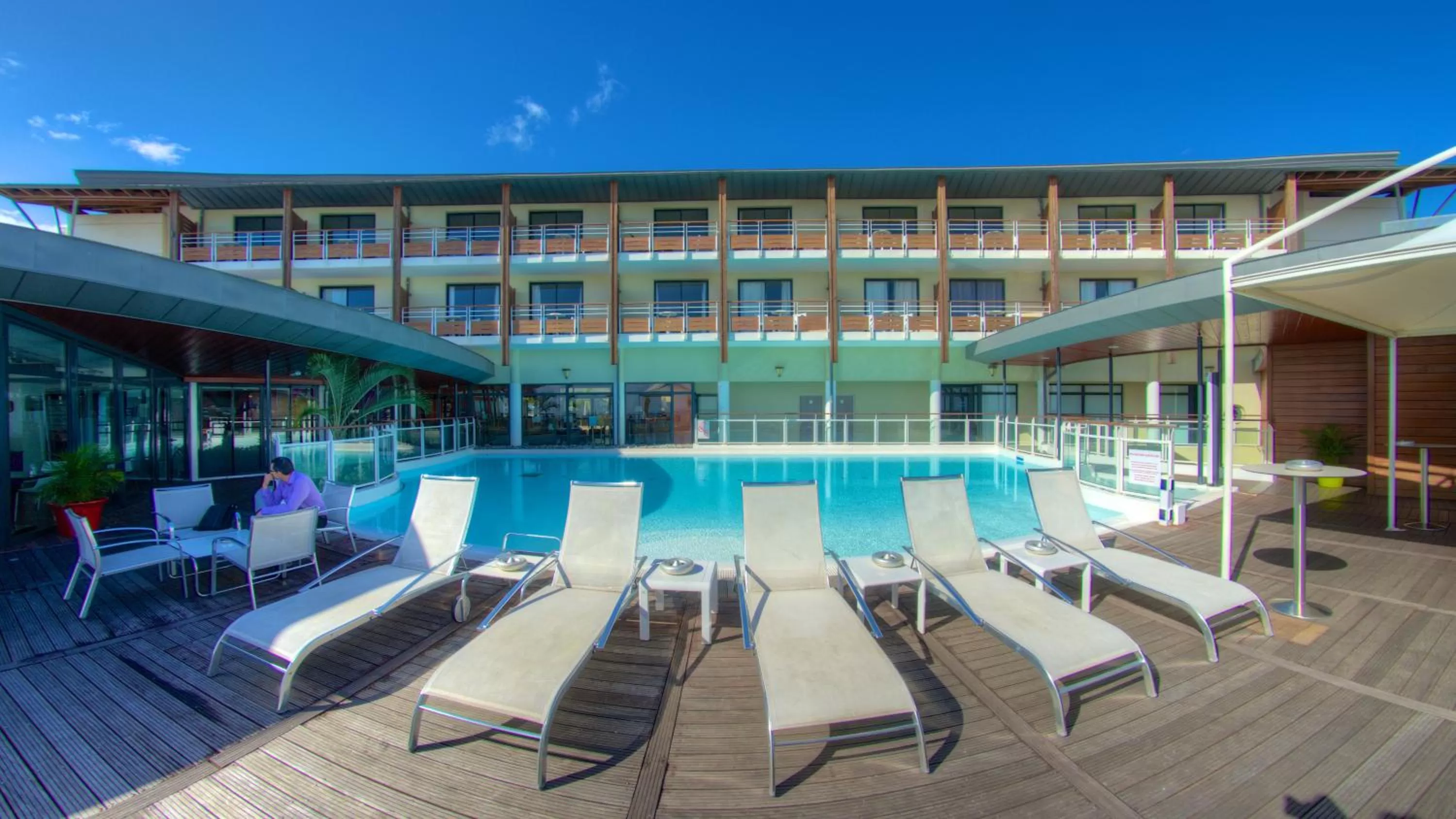 Solarium, Swimming Pool in Bellepierre