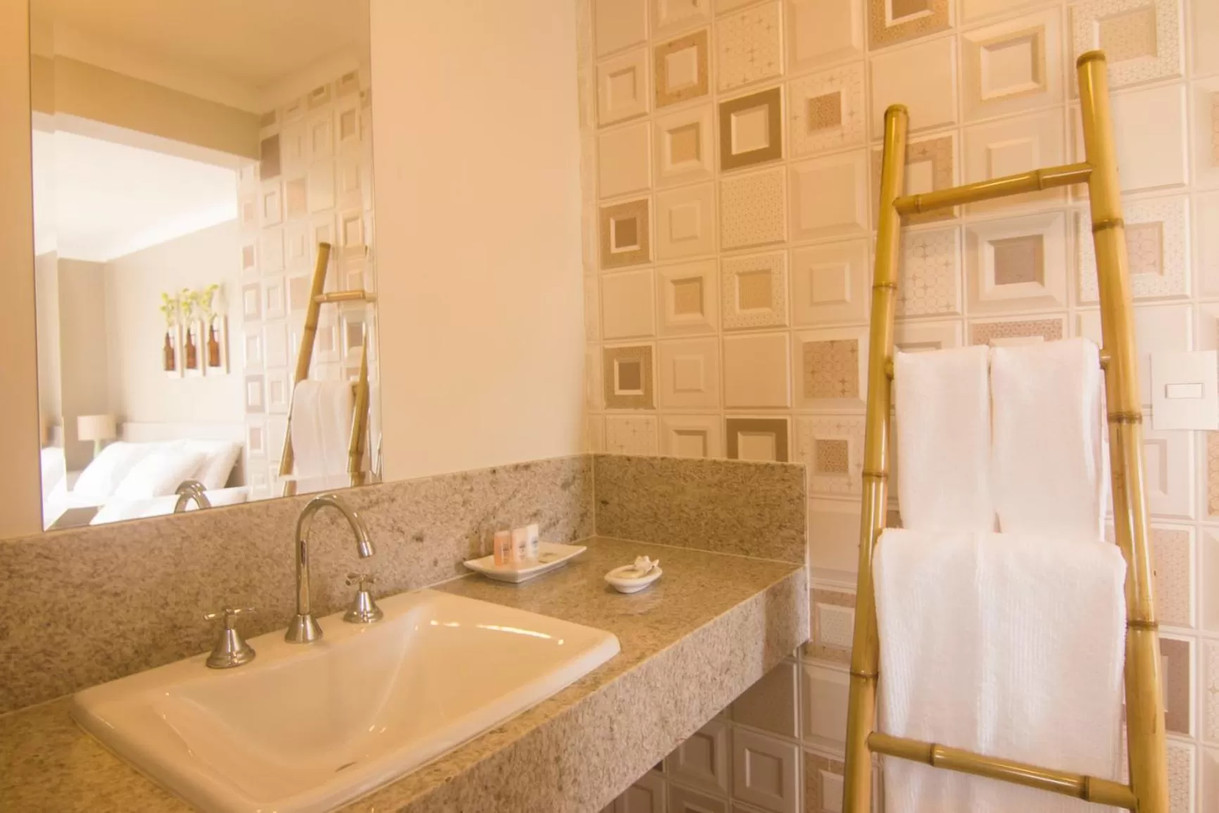 Property building, Bathroom in Pousada Villa Di Enzo