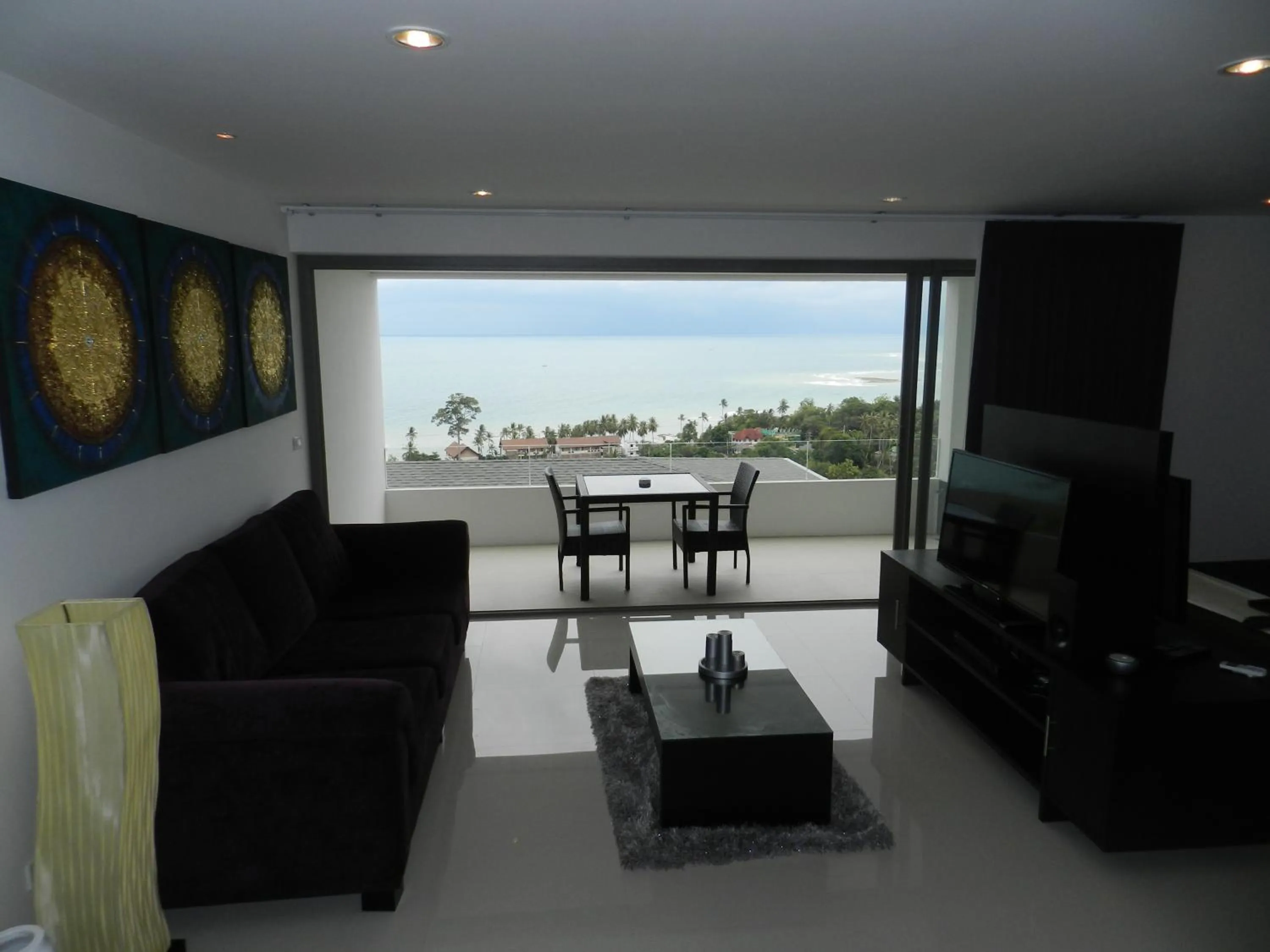 TV and multimedia in Tropical Sea View Residence