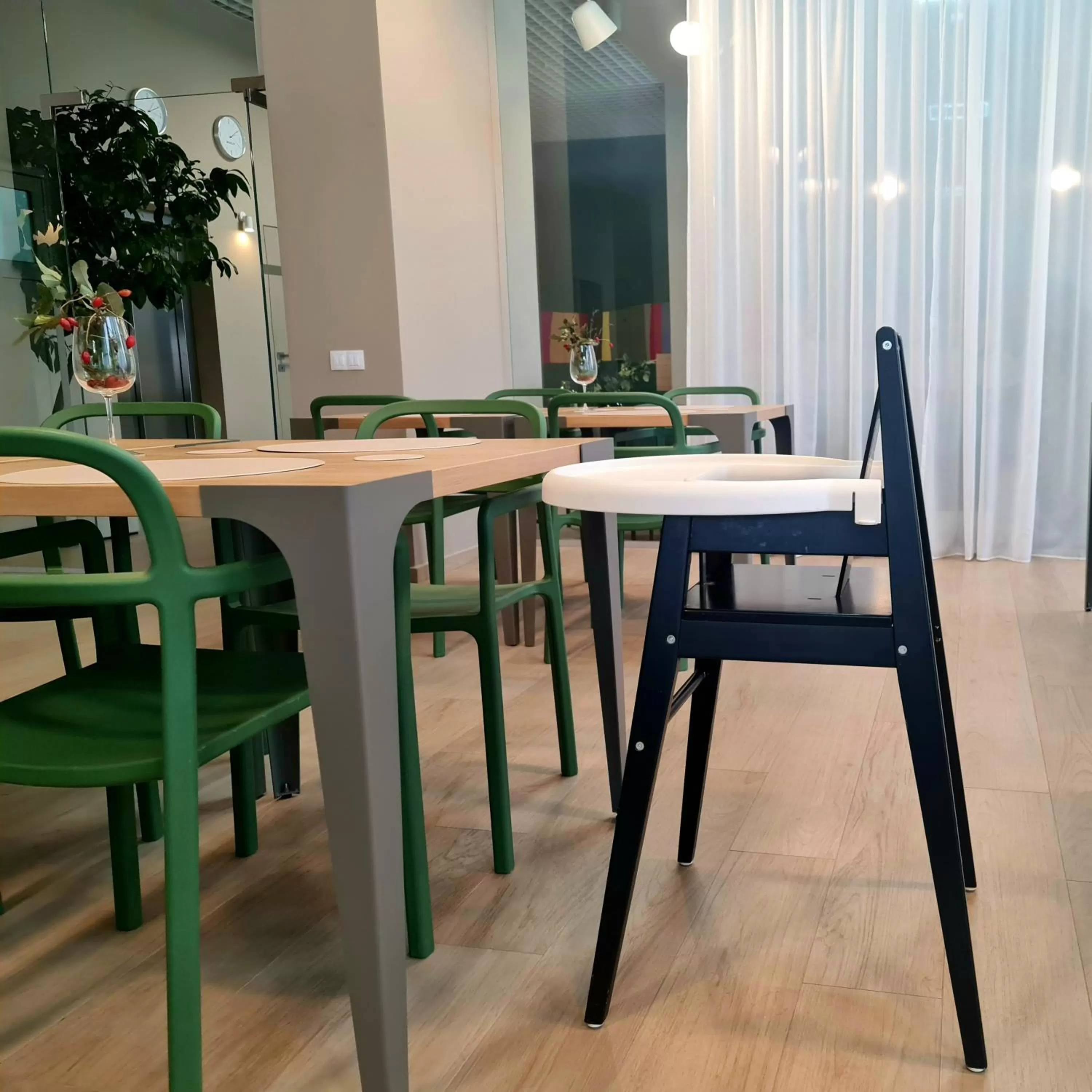 Restaurant/places to eat in Marida Hotel