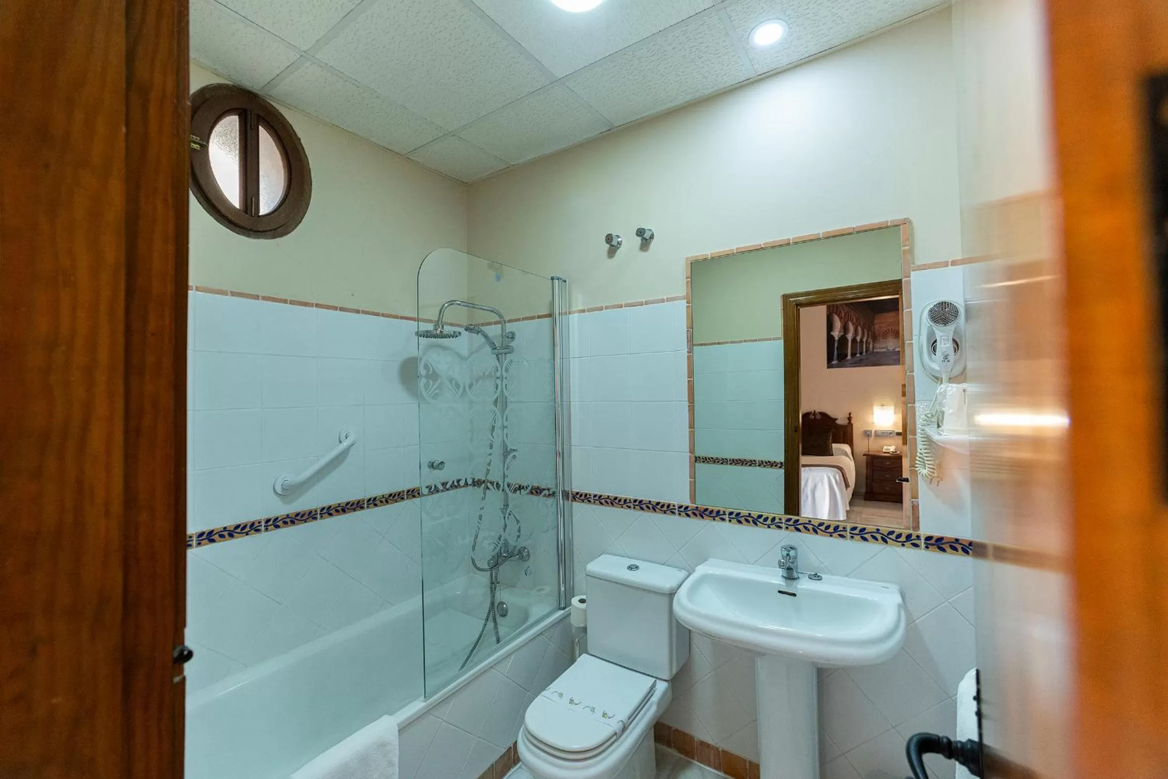 Bathroom in Hotel Casa Museo de la Mezquita