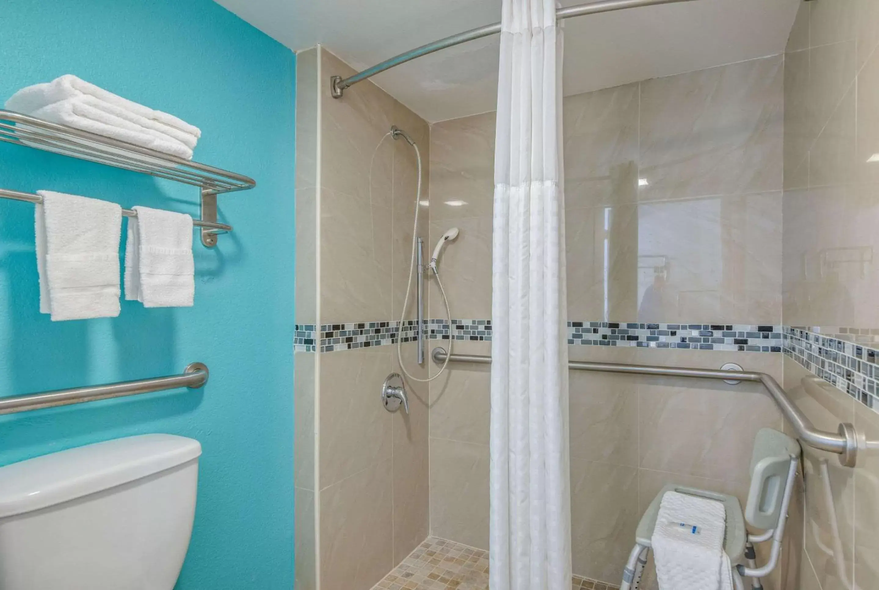 King Room - Accessible/Non-Smoking in Rodeway Inn Port Richey North King Room - Accessible/Non-Smoking in Rodeway Inn Port Richey North