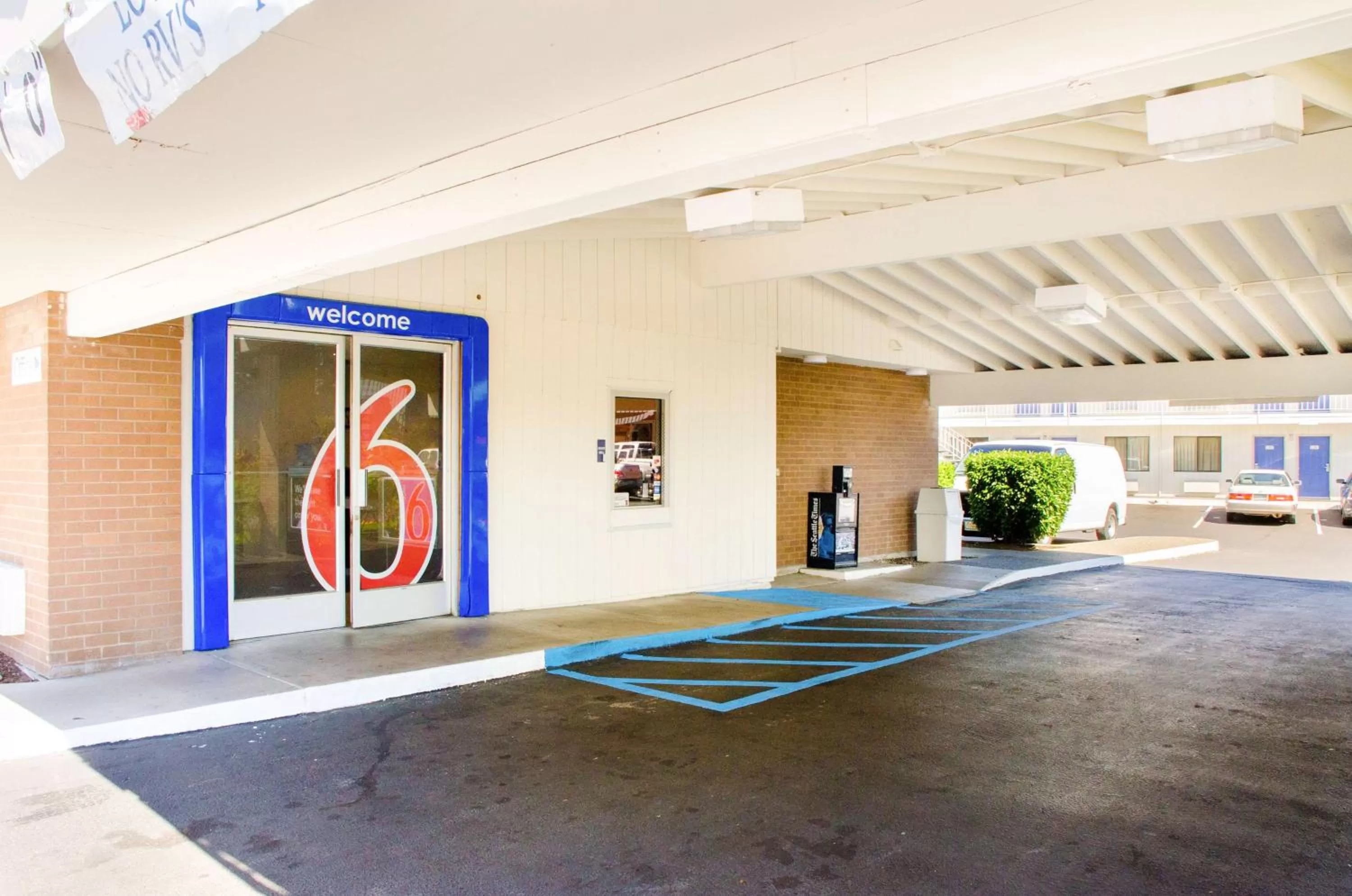 Property building in Motel 6-Tacoma, WA - Fife
