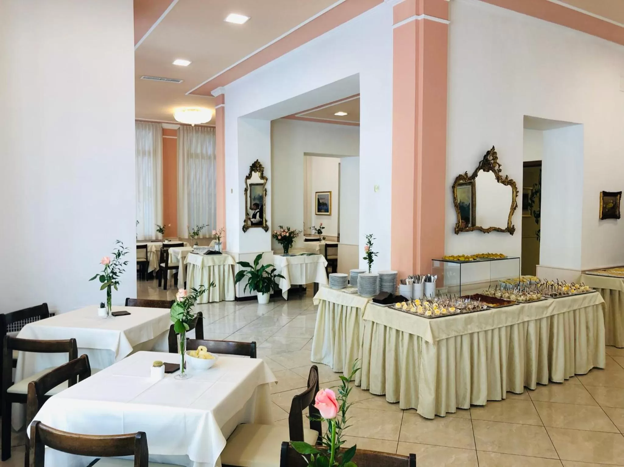 Restaurant/places to eat in Hotel Eletto