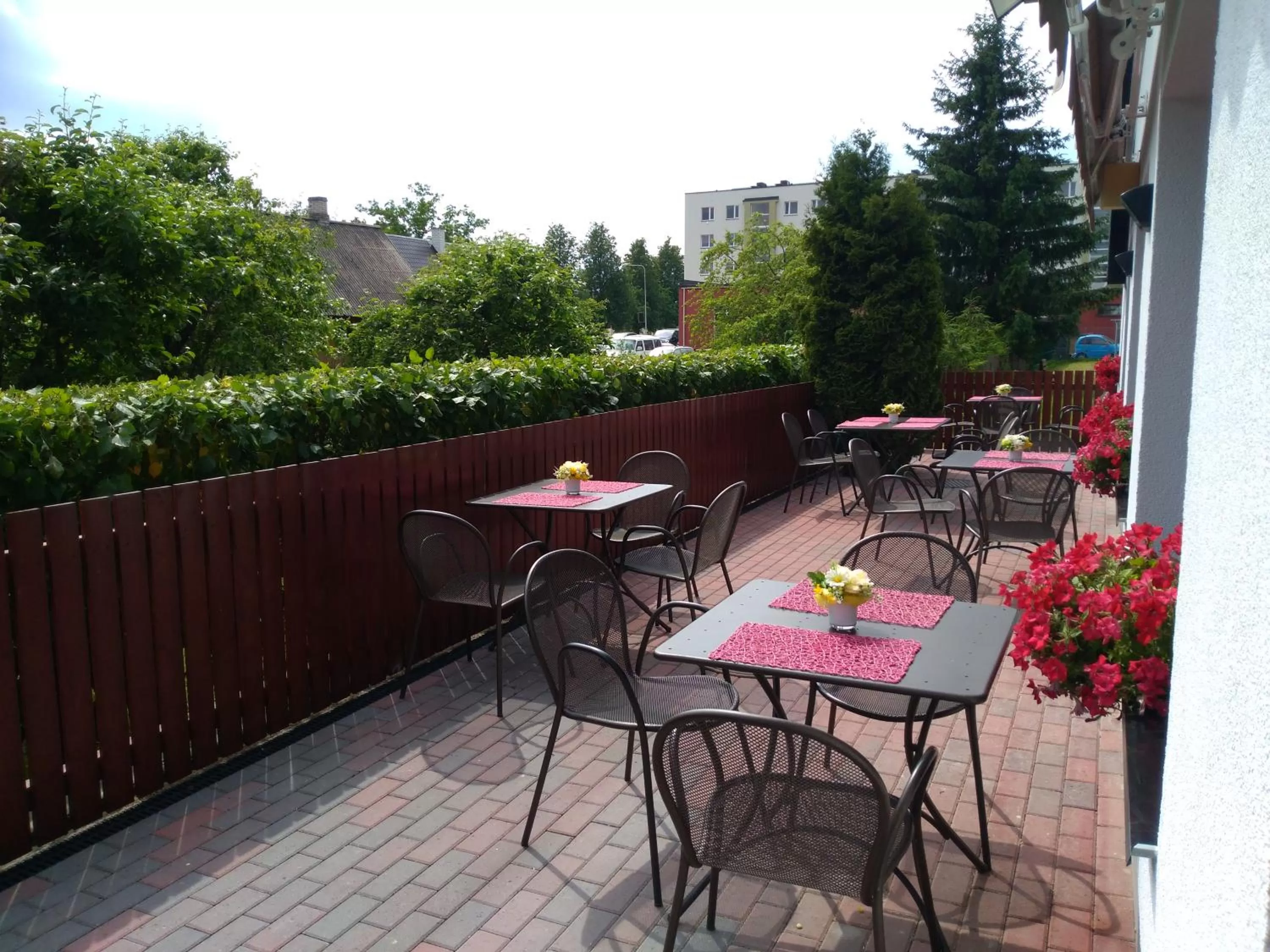 Restaurant/places to eat in Pesa Hotel