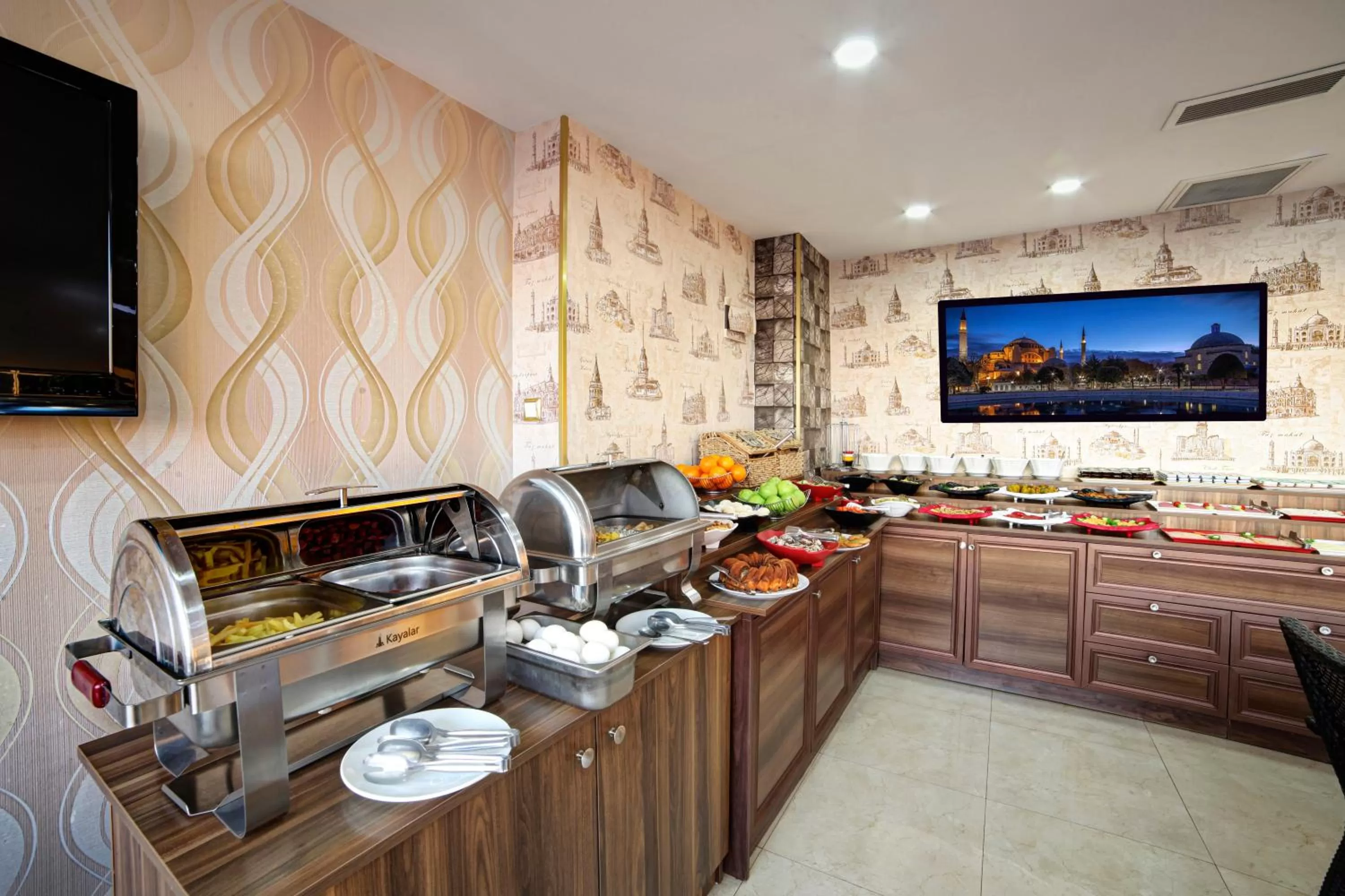 Restaurant/places to eat in Ayasultan Hotel