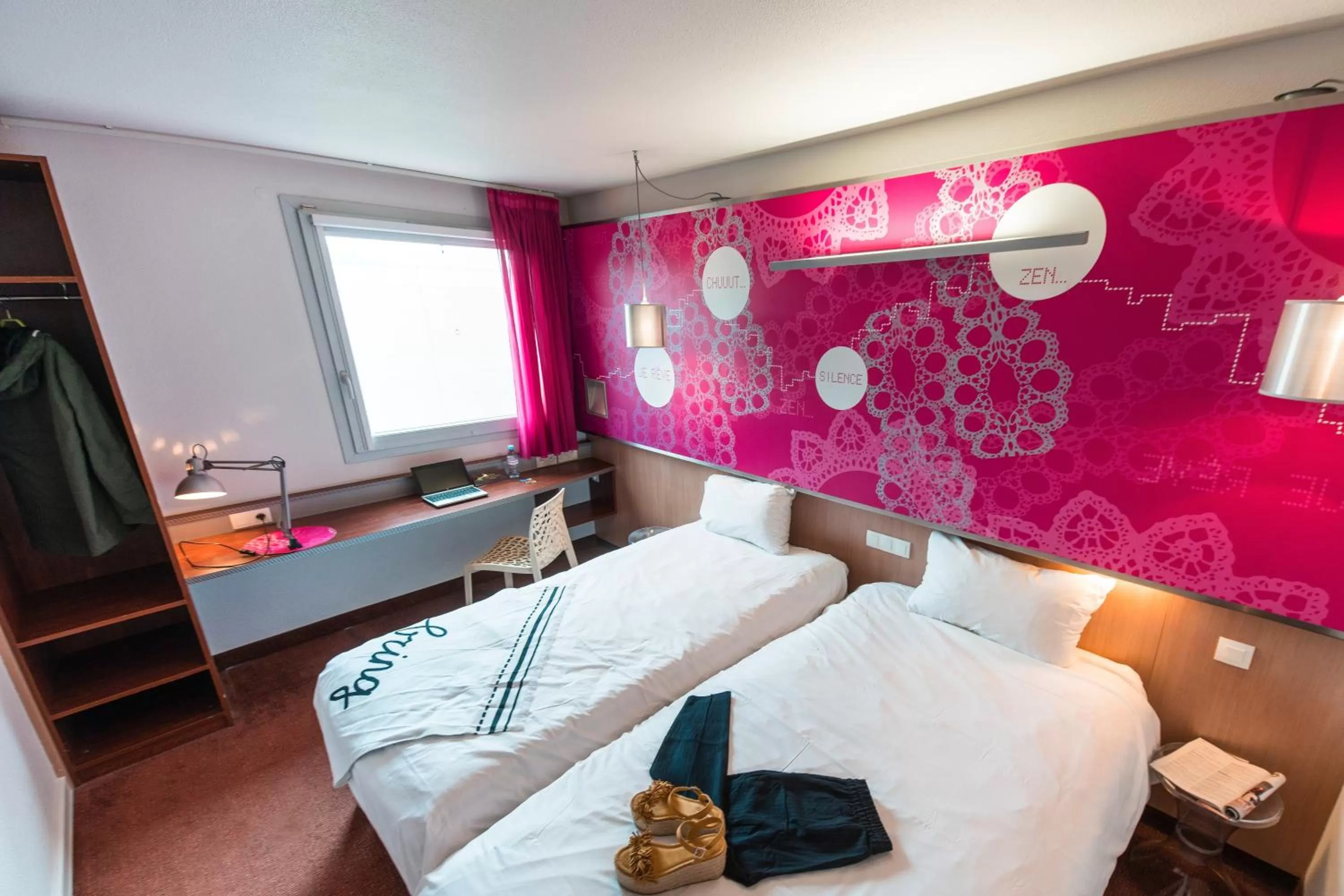 Bedroom, Bed in ibis Styles Bethune Bruay la Buissière