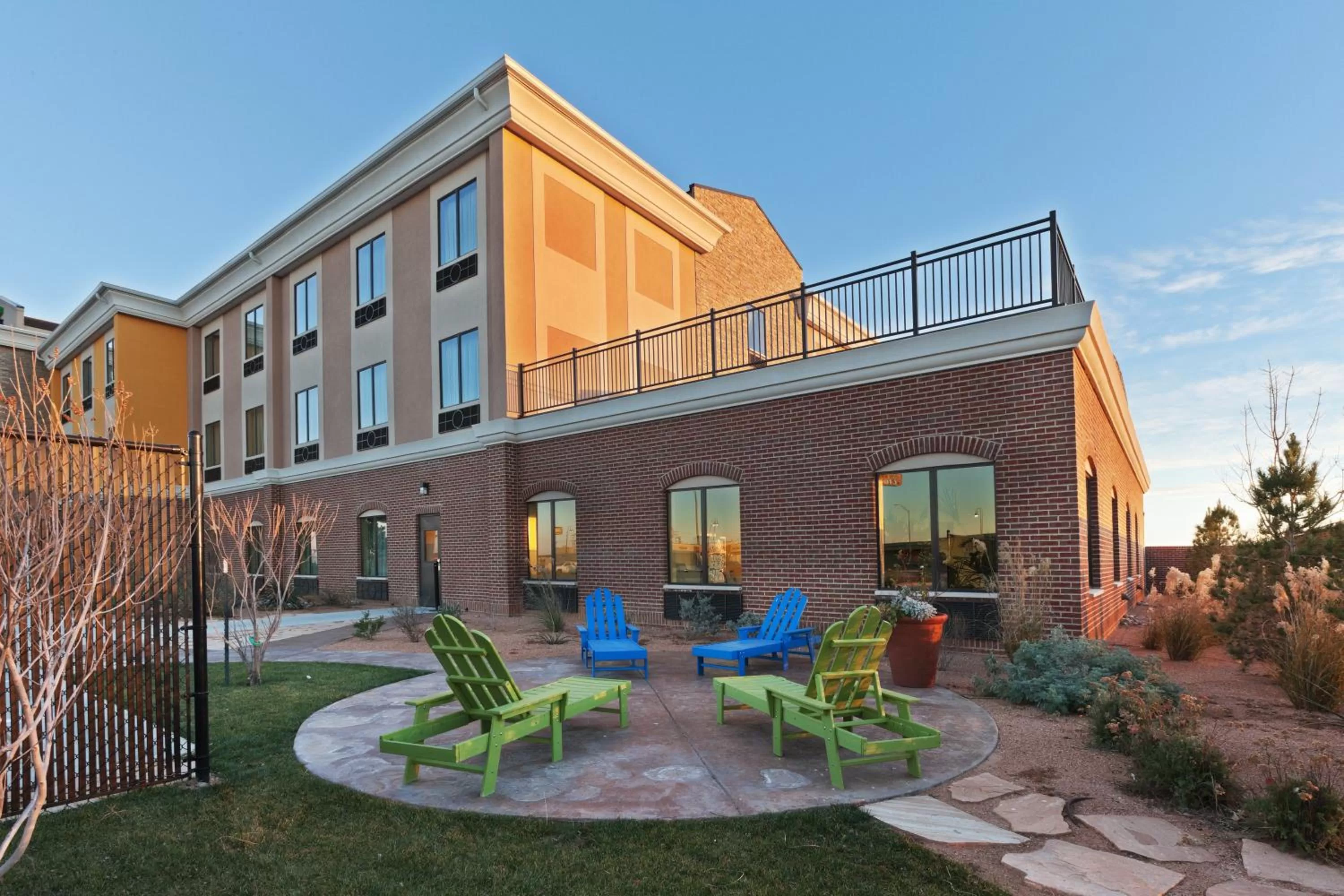 Property building in Holiday Inn Express & Suites Lubbock Southwest – Wolfforth by IHG