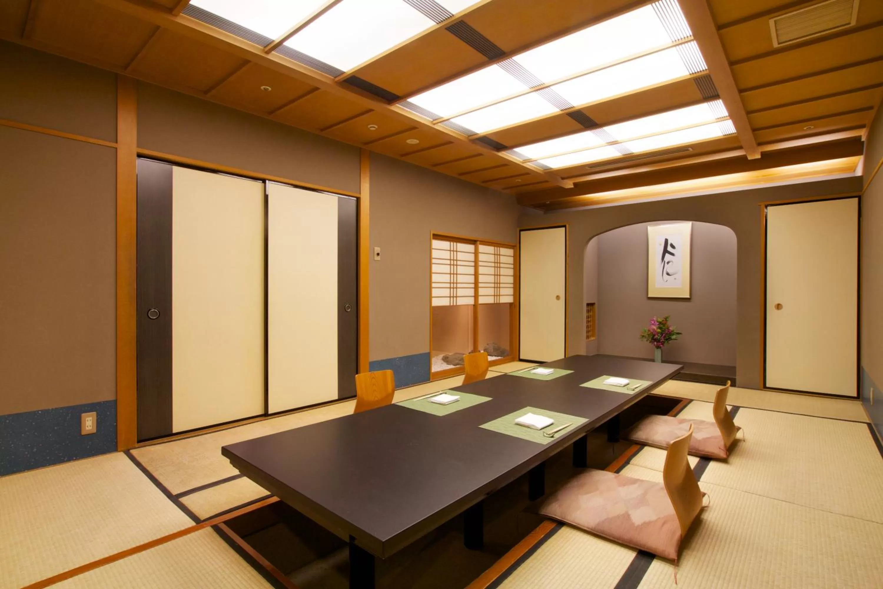 Restaurant/places to eat in Hotel Agora Osaka Moriguchi