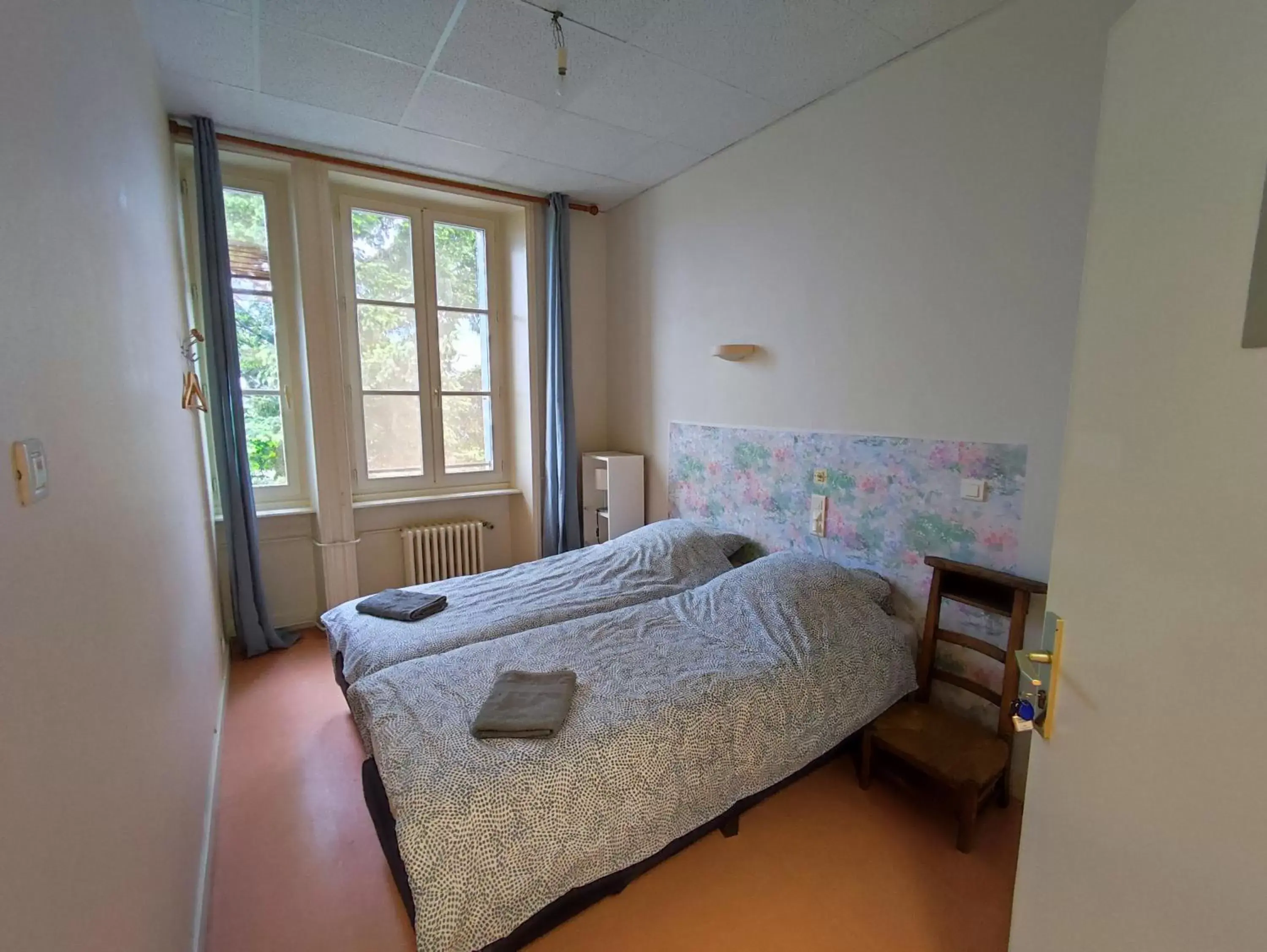 Double Room in Gîte d'étape et de groupe du Clos Saint Roch Double Room in Gîte d'étape et de groupe du Clos Saint Roch