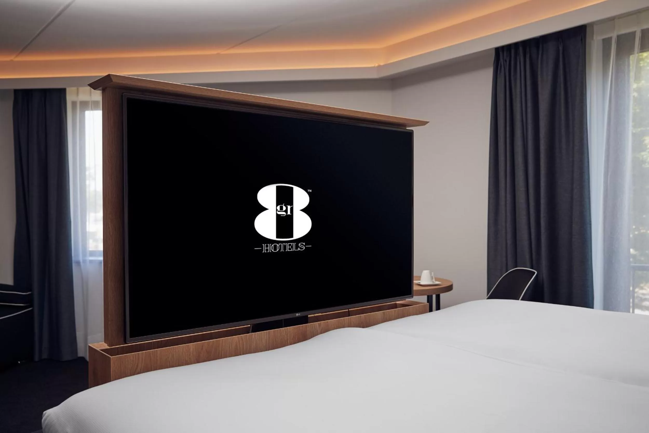 TV and multimedia, Bed in Gr8 Hotel Oosterhout