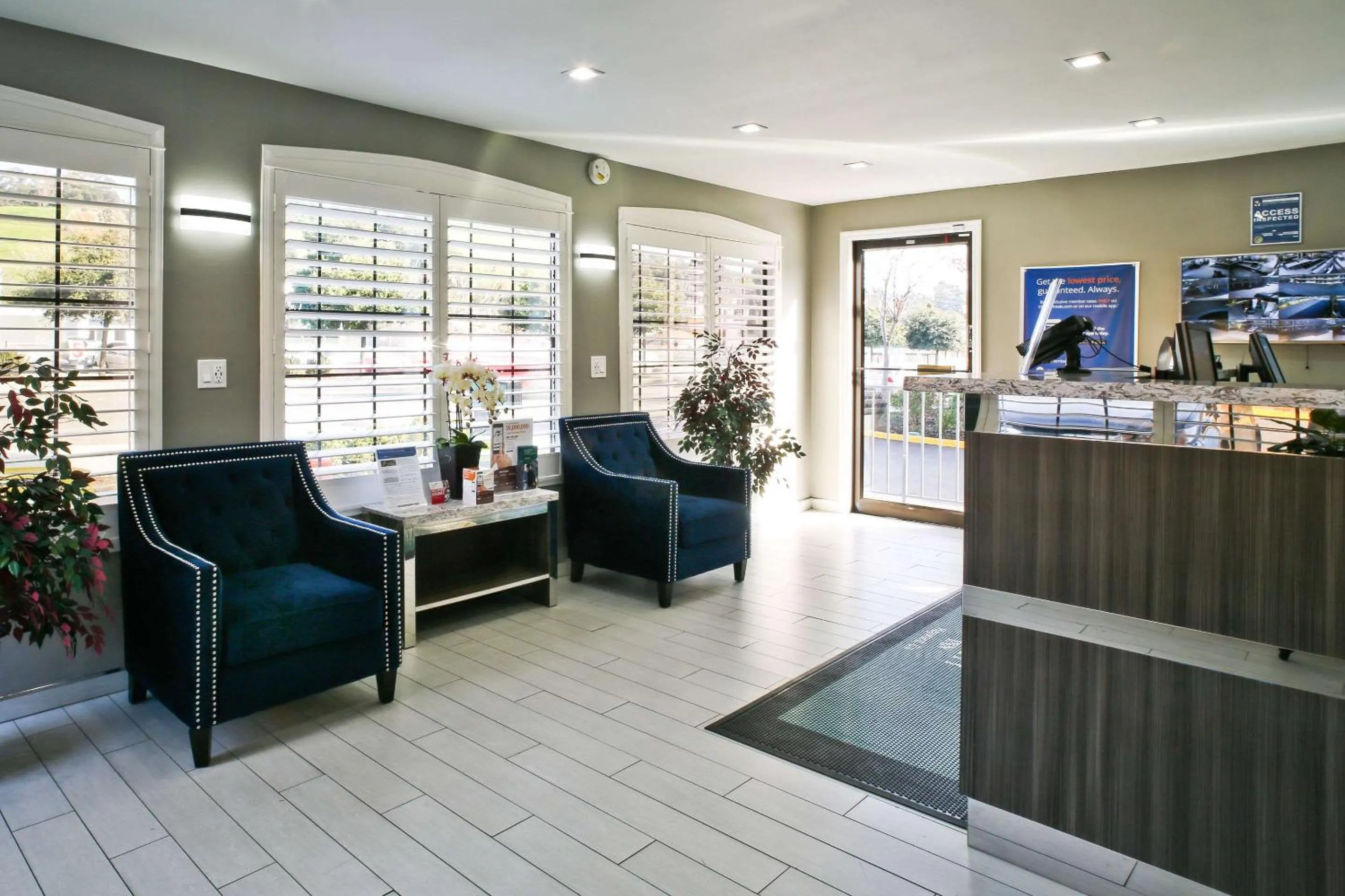 Lobby or reception in Bay Area Inn & Suites