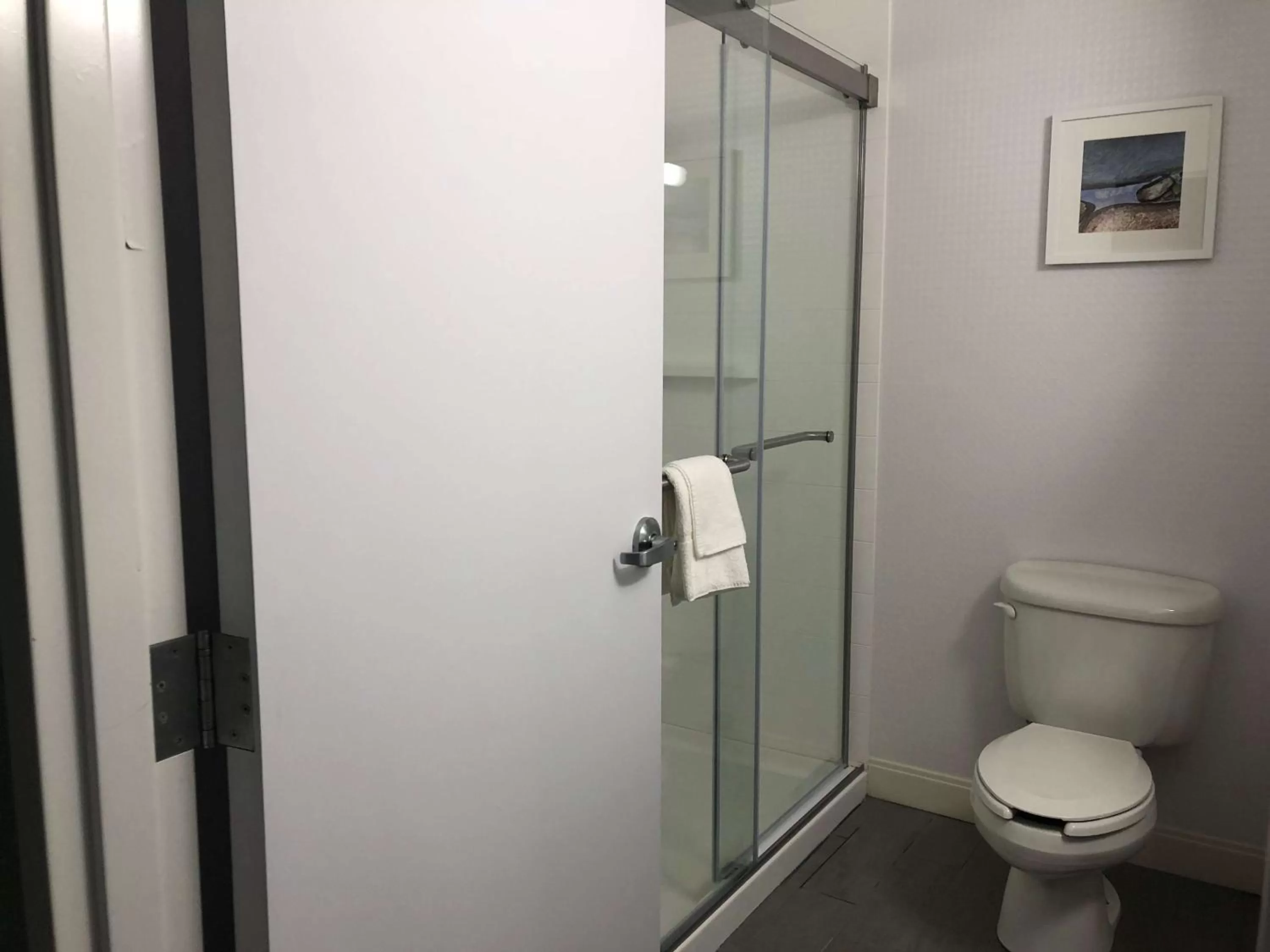 Bathroom in Hampton Inn Youngstown-North