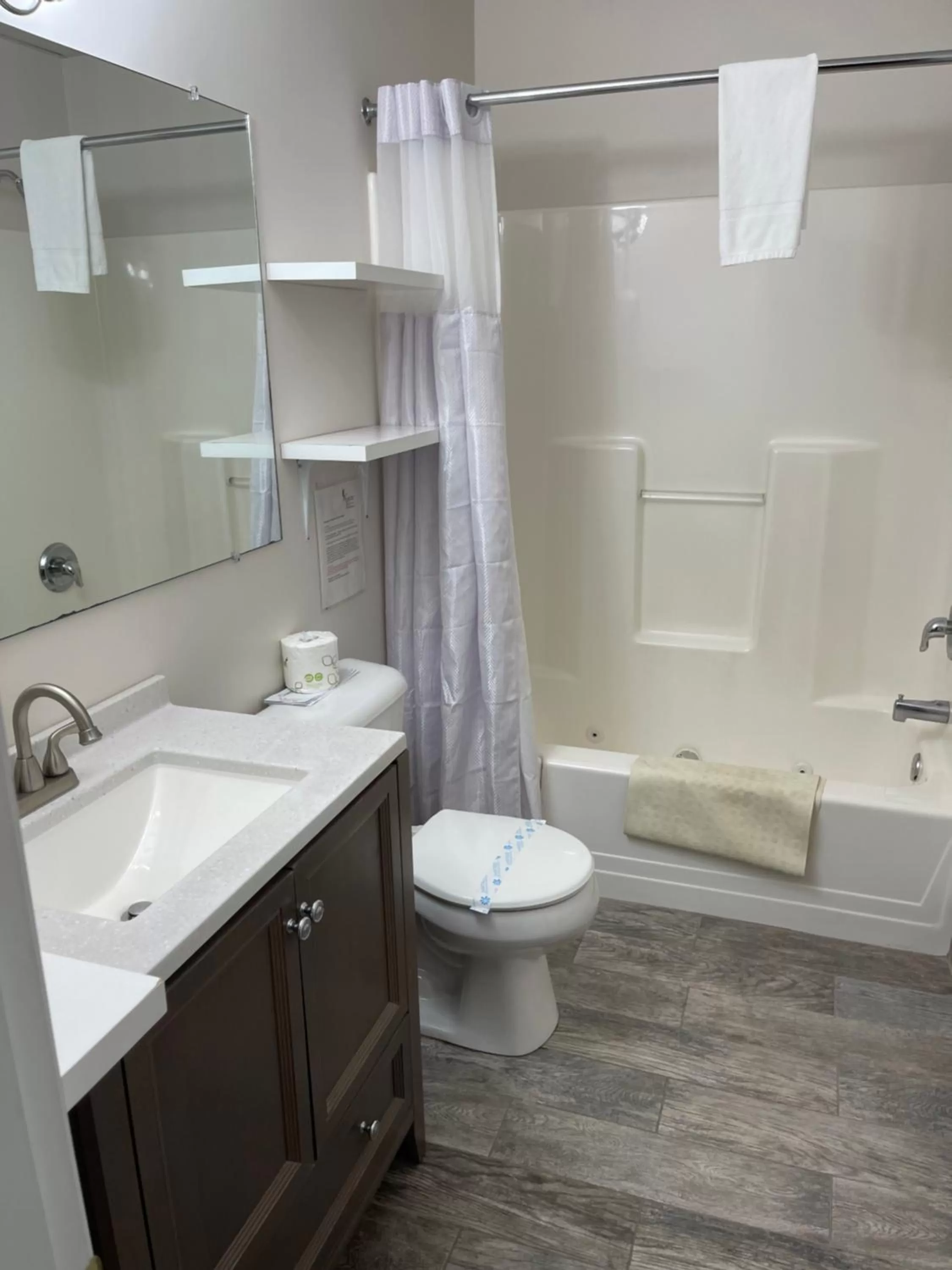 Toilet in Colonial Motel