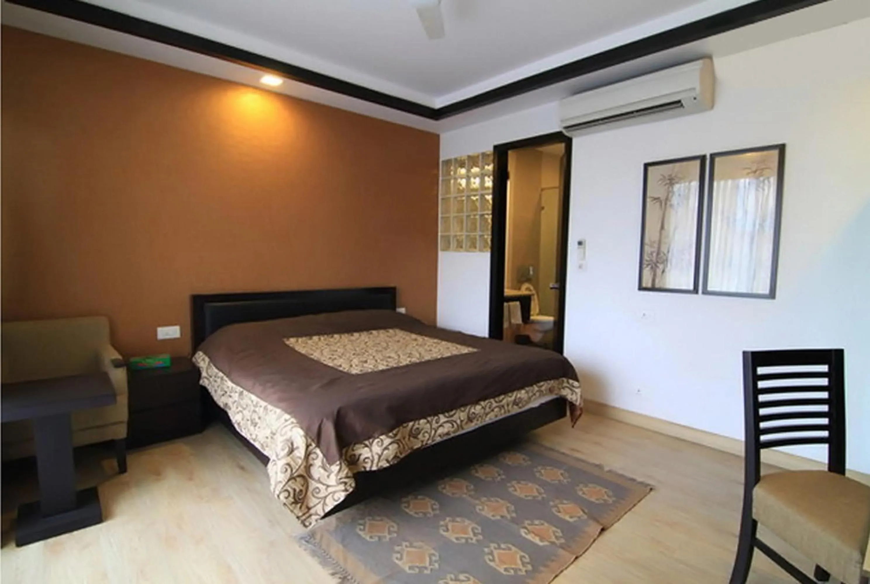 Bedroom, Bed in Rainbow Residency