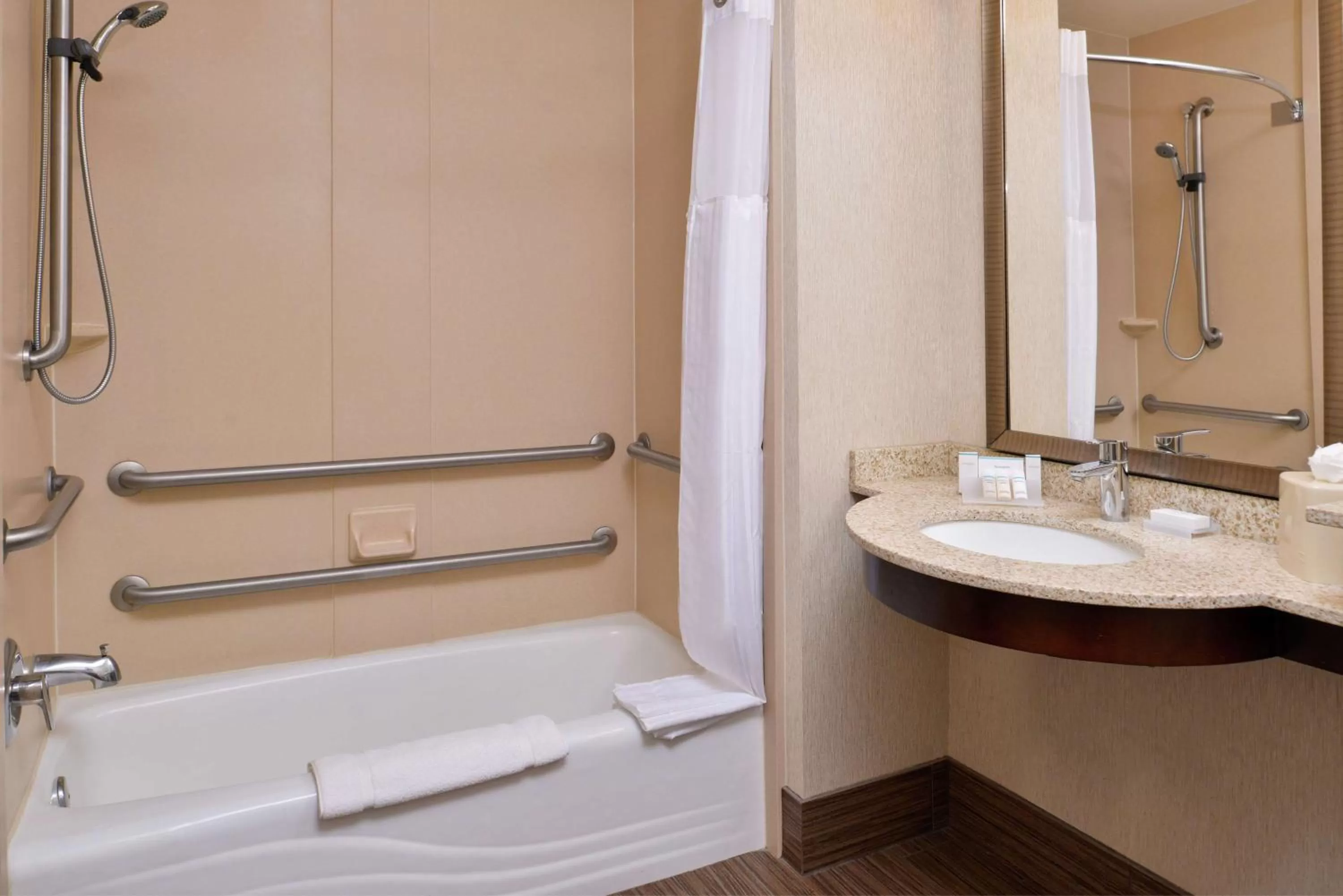 Bathroom in Hilton Garden Inn Boise Spectrum