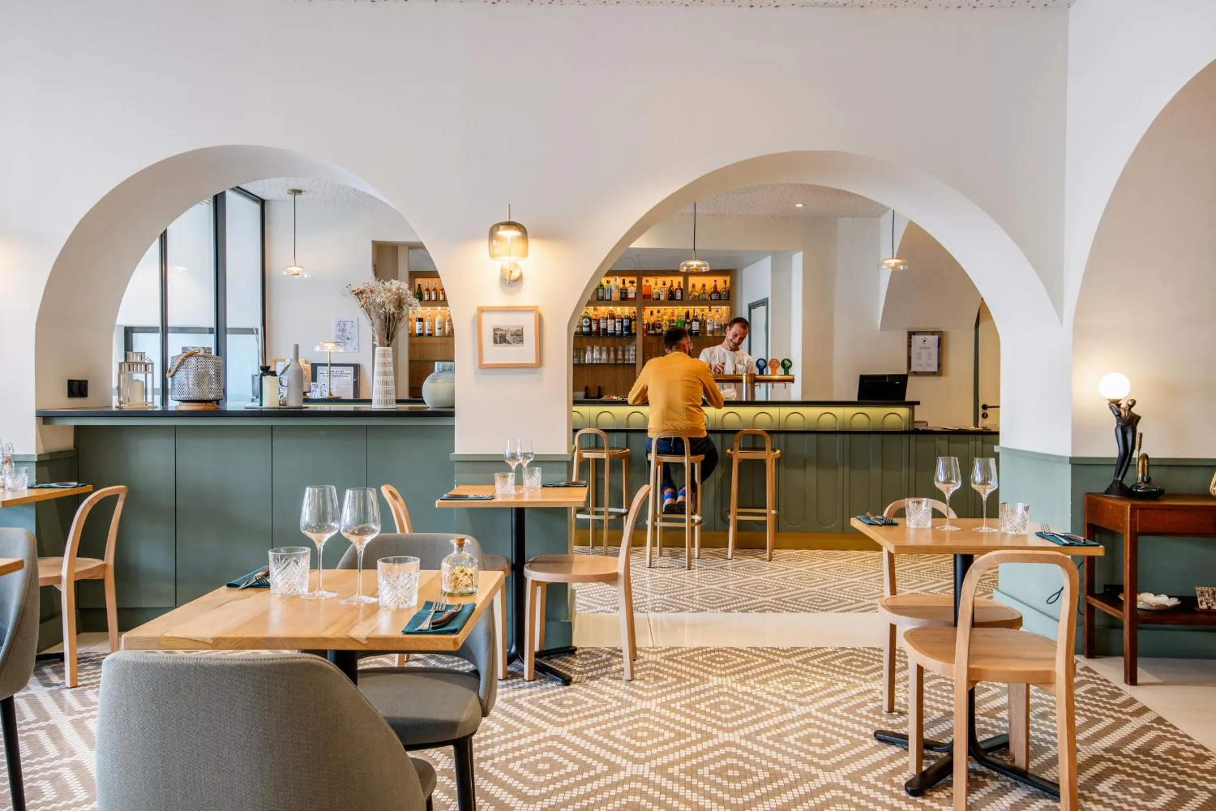 Restaurant/places to eat in Le Phénix Hôtel