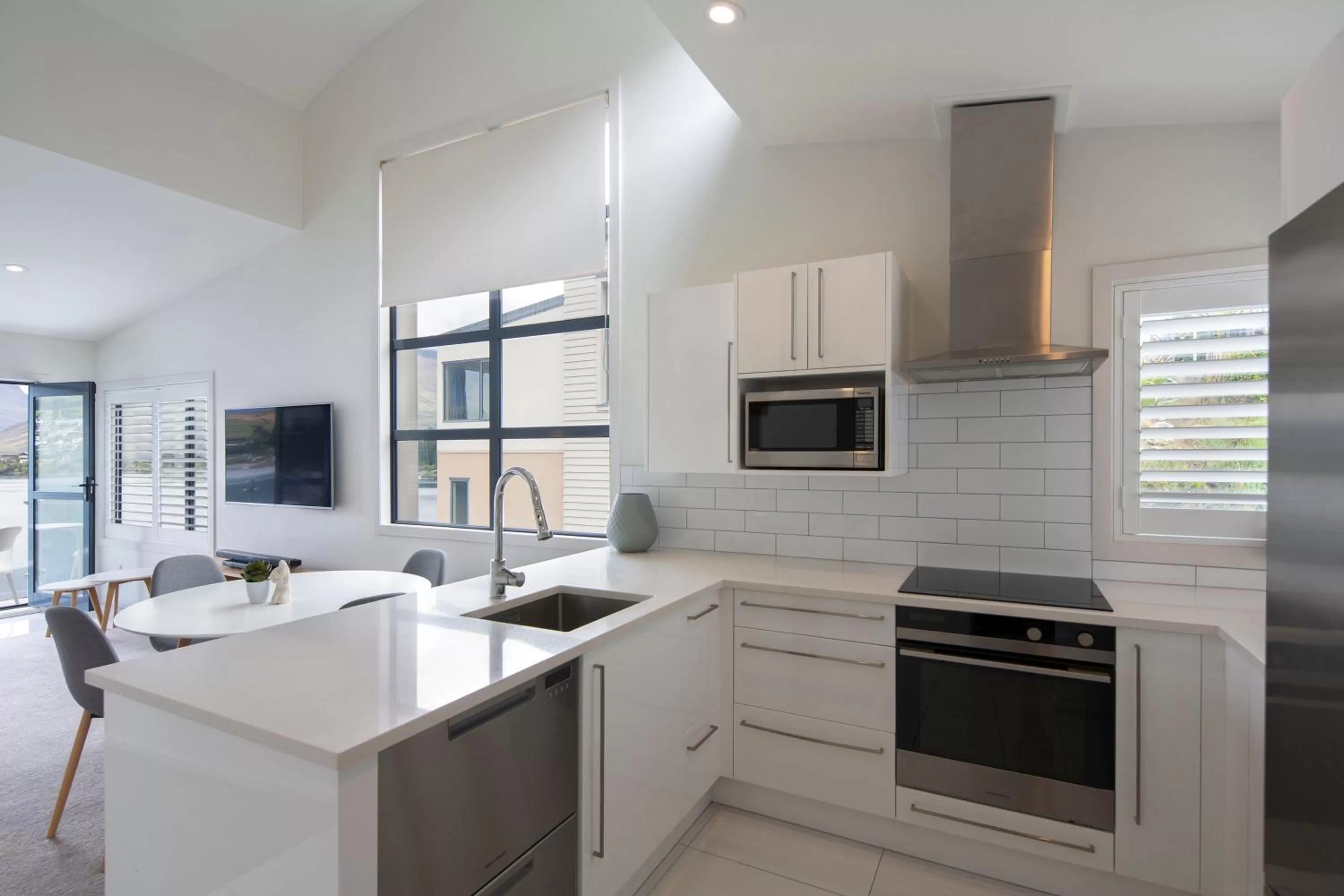 Kitchen or kitchenette in Mantra The Point