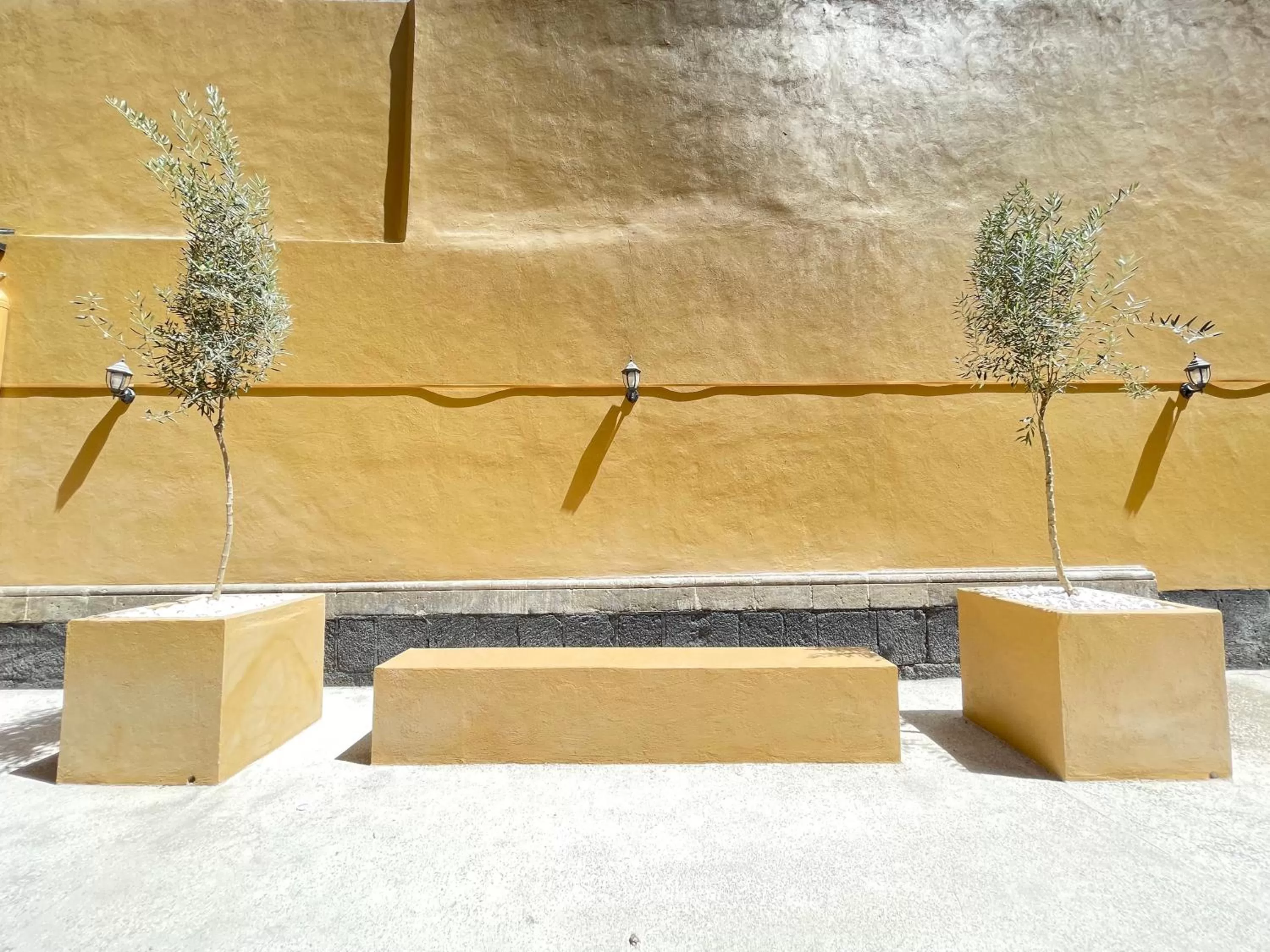 Property building in Colmena Hotel CDMX Centro