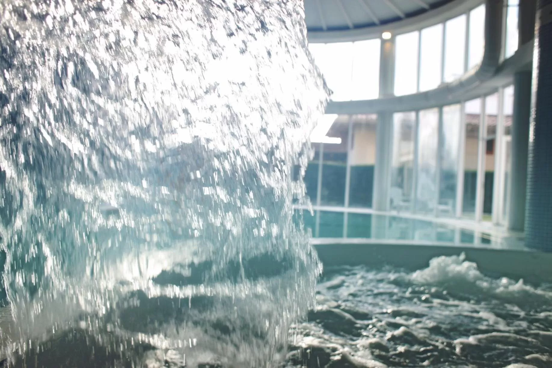 Hot Spring Bath in Hotel & Apartaments Thalassa Sport & Wellness