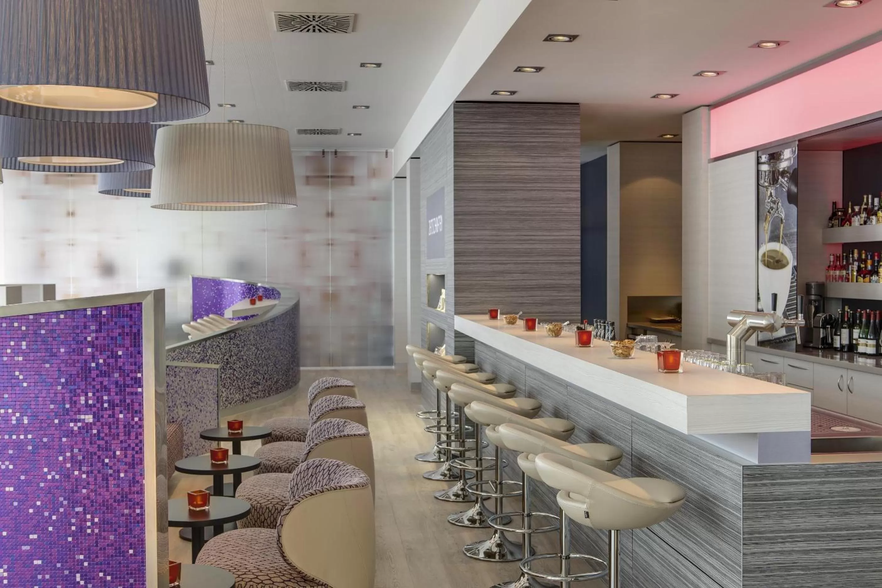 Lounge or bar in IntercityHotel Ingolstadt