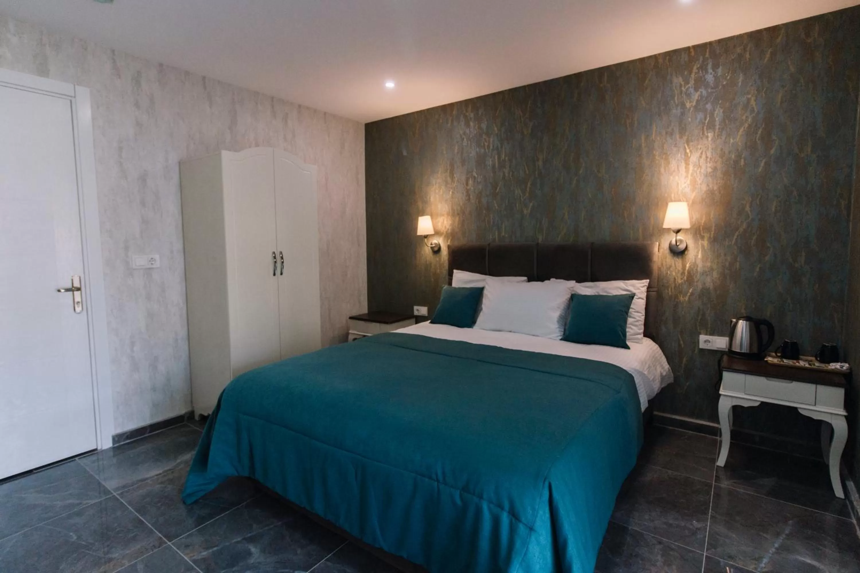 Bed in Melrose Pansiyon