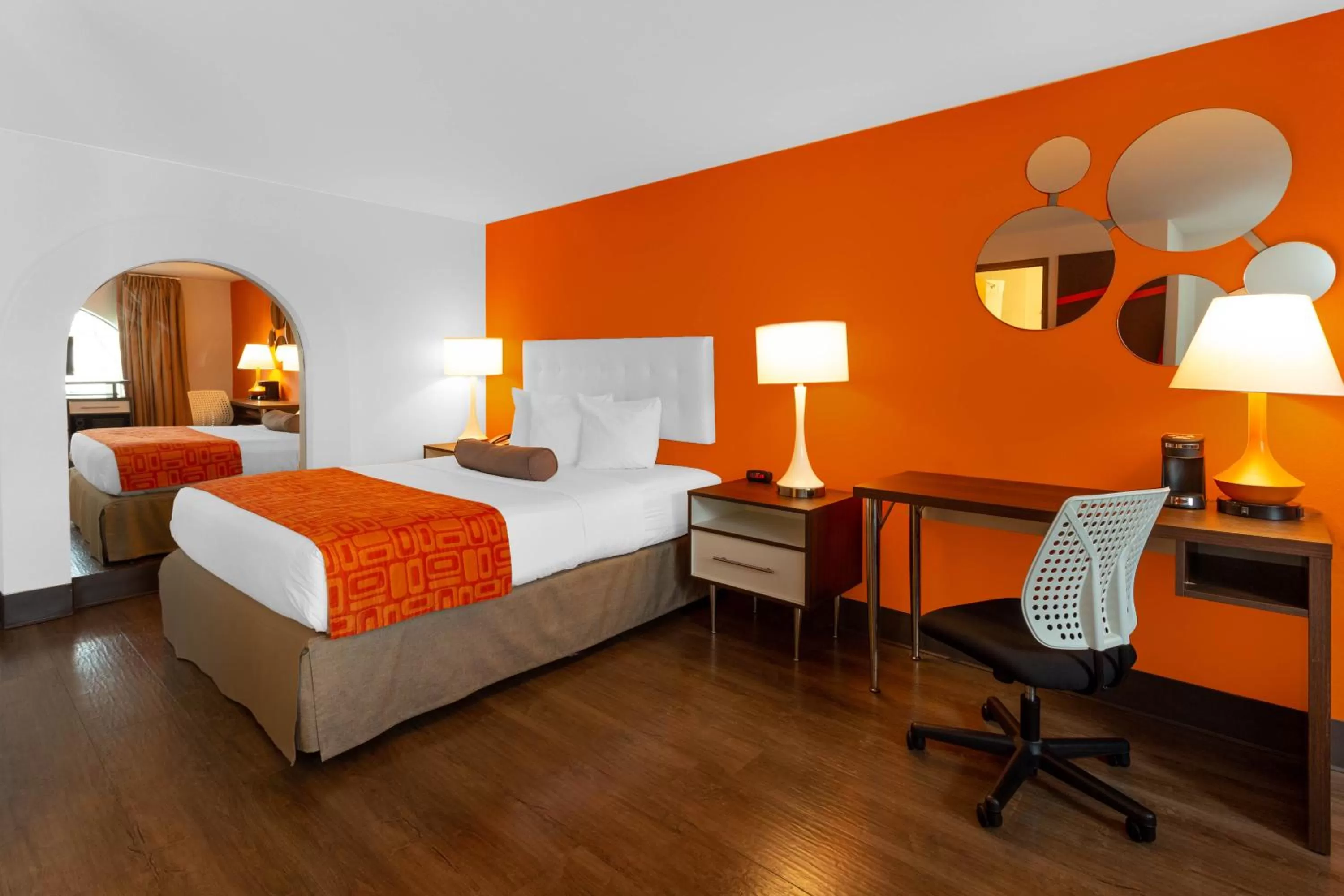 Bed in Howard Johnson by Wyndham Waukegan Great Lakes