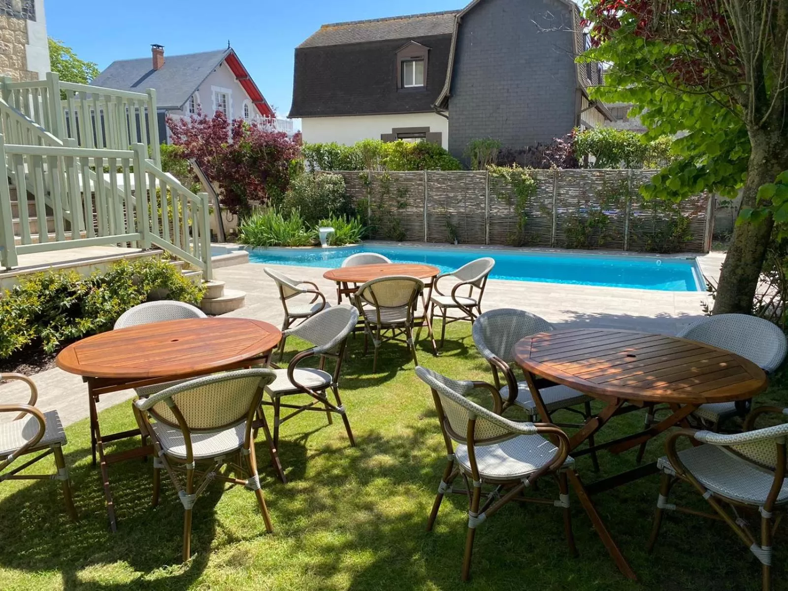 Garden in Villa Augeval Hôtel de charme & Spa