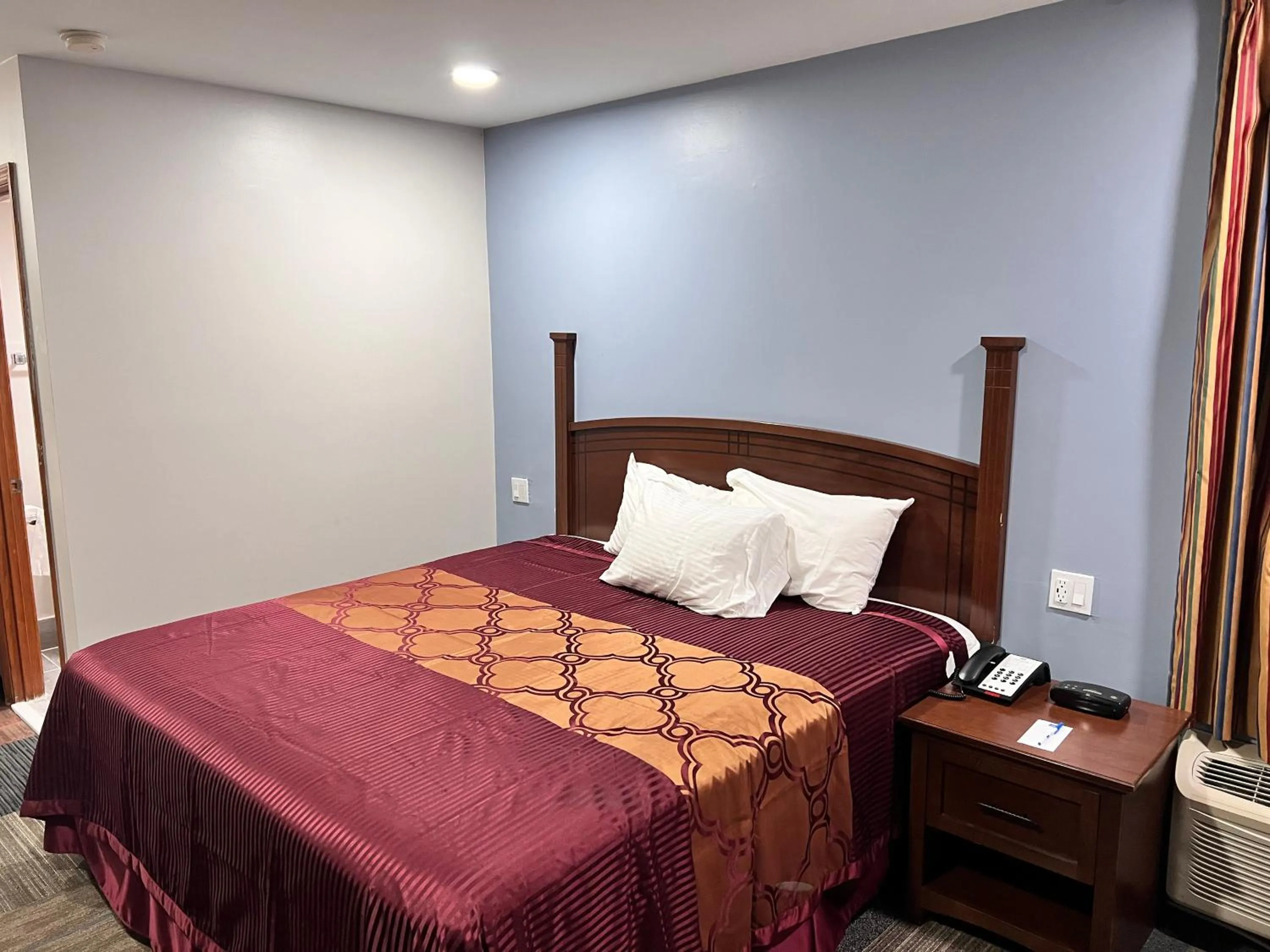 Bed in Rodeway Inn Augusta West - Fort Gordon