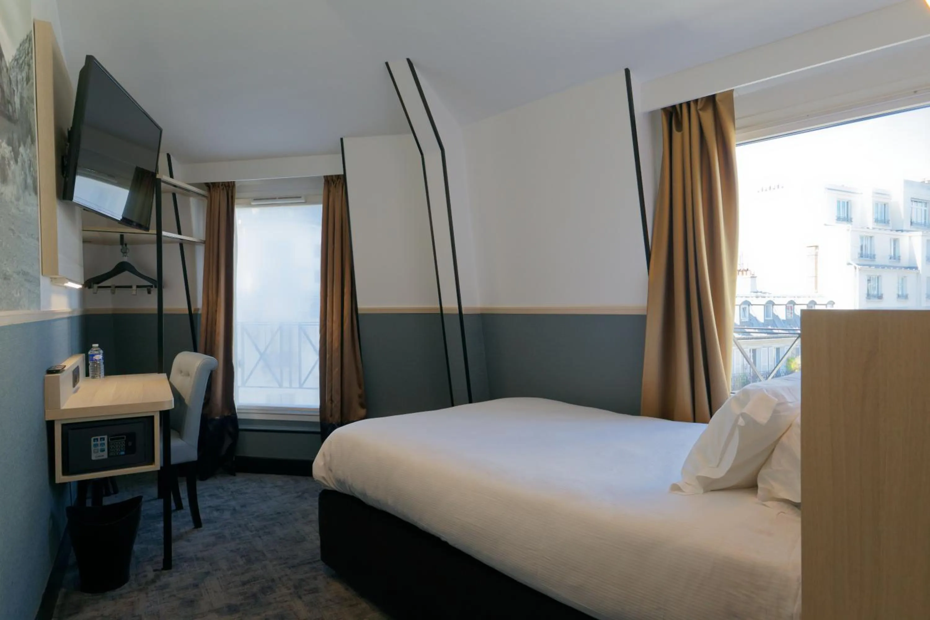 Bedroom, Bed in Appia La Fayette