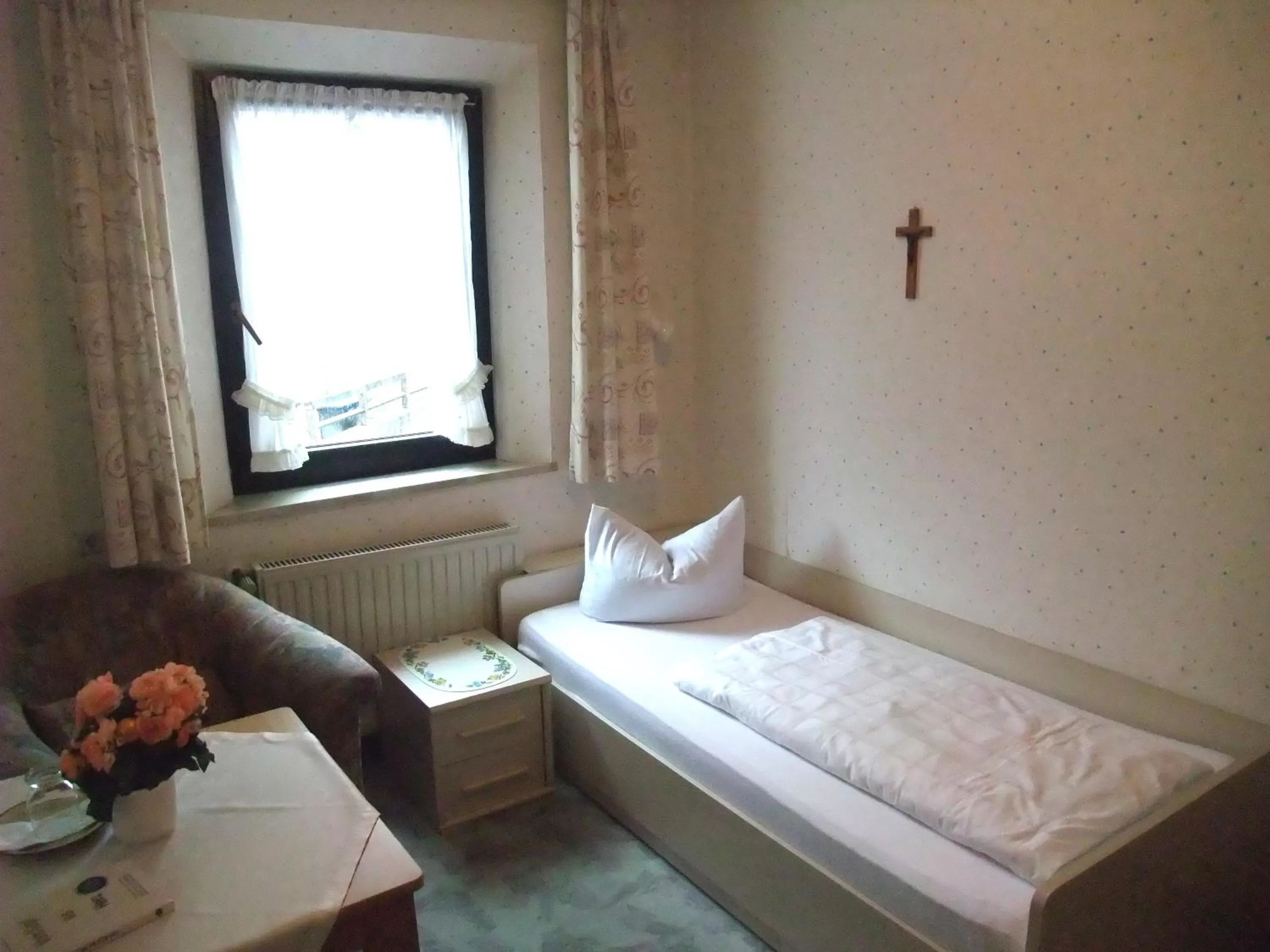 Photo of the whole room, Bed in Gasthof Alte Post