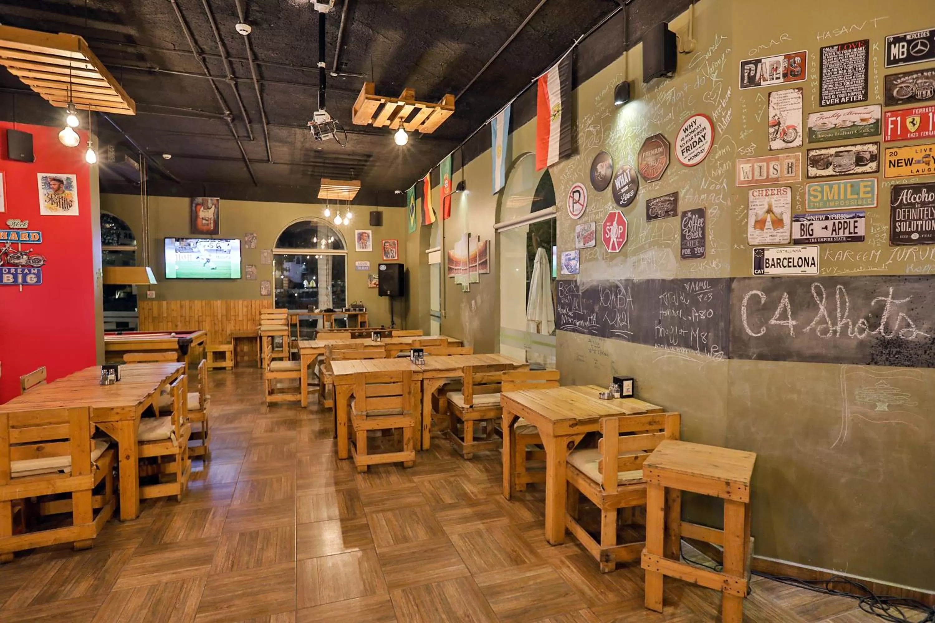 Restaurant/places to eat in Tala Bay Residence - Families Only