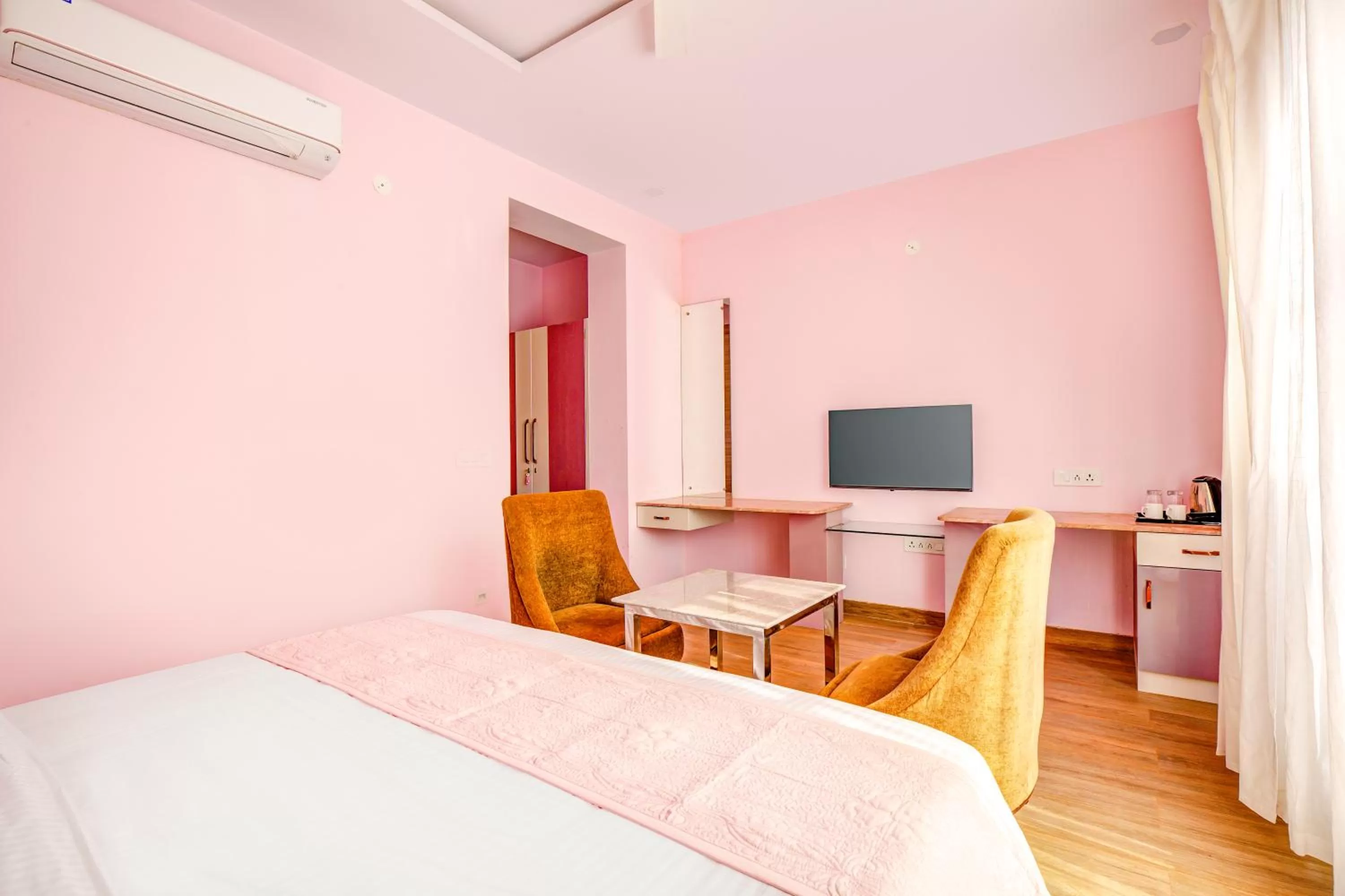 Bed in FabHotel The White Moon