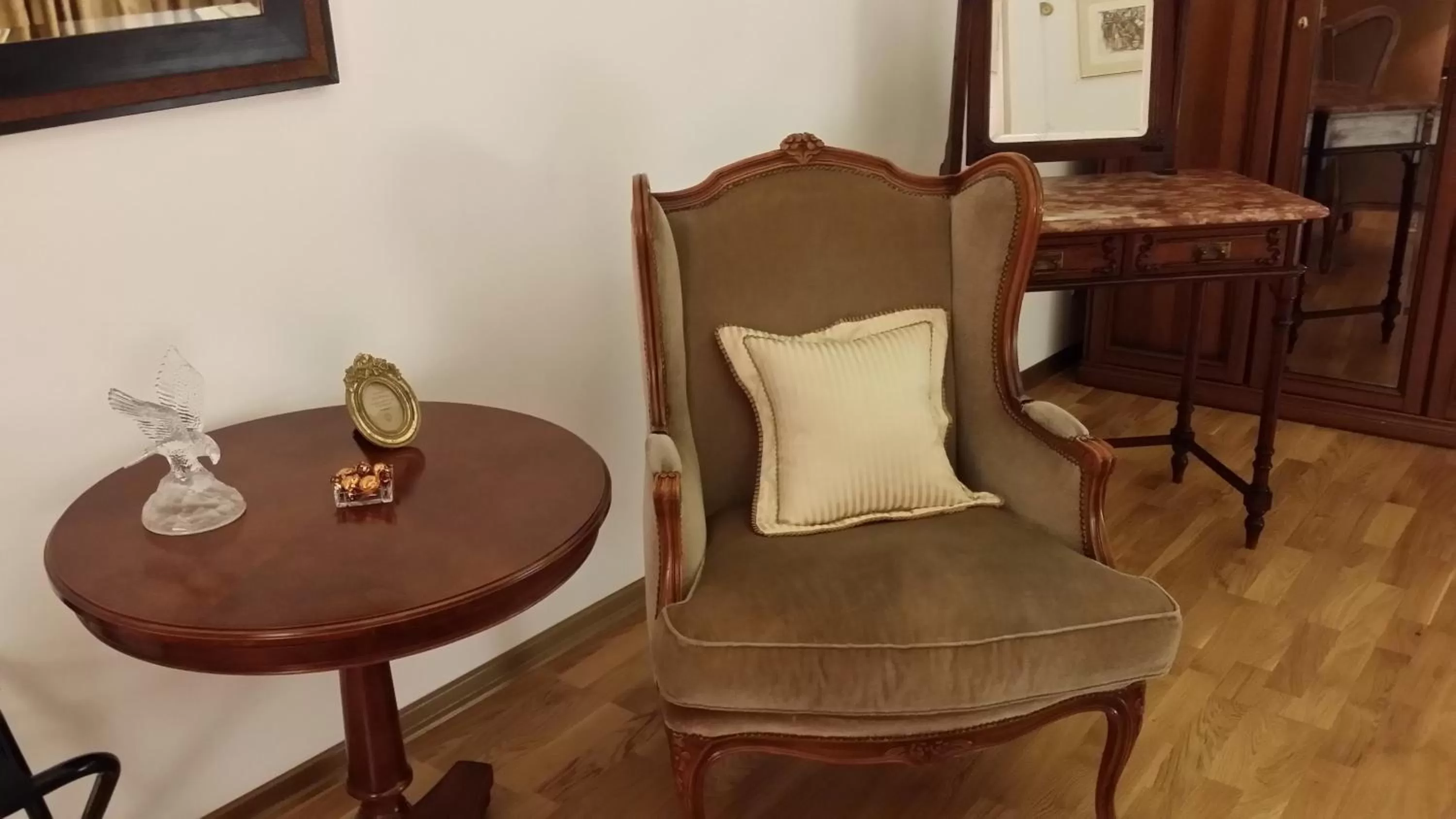 Decorative detail in Grand Boutique Hotel