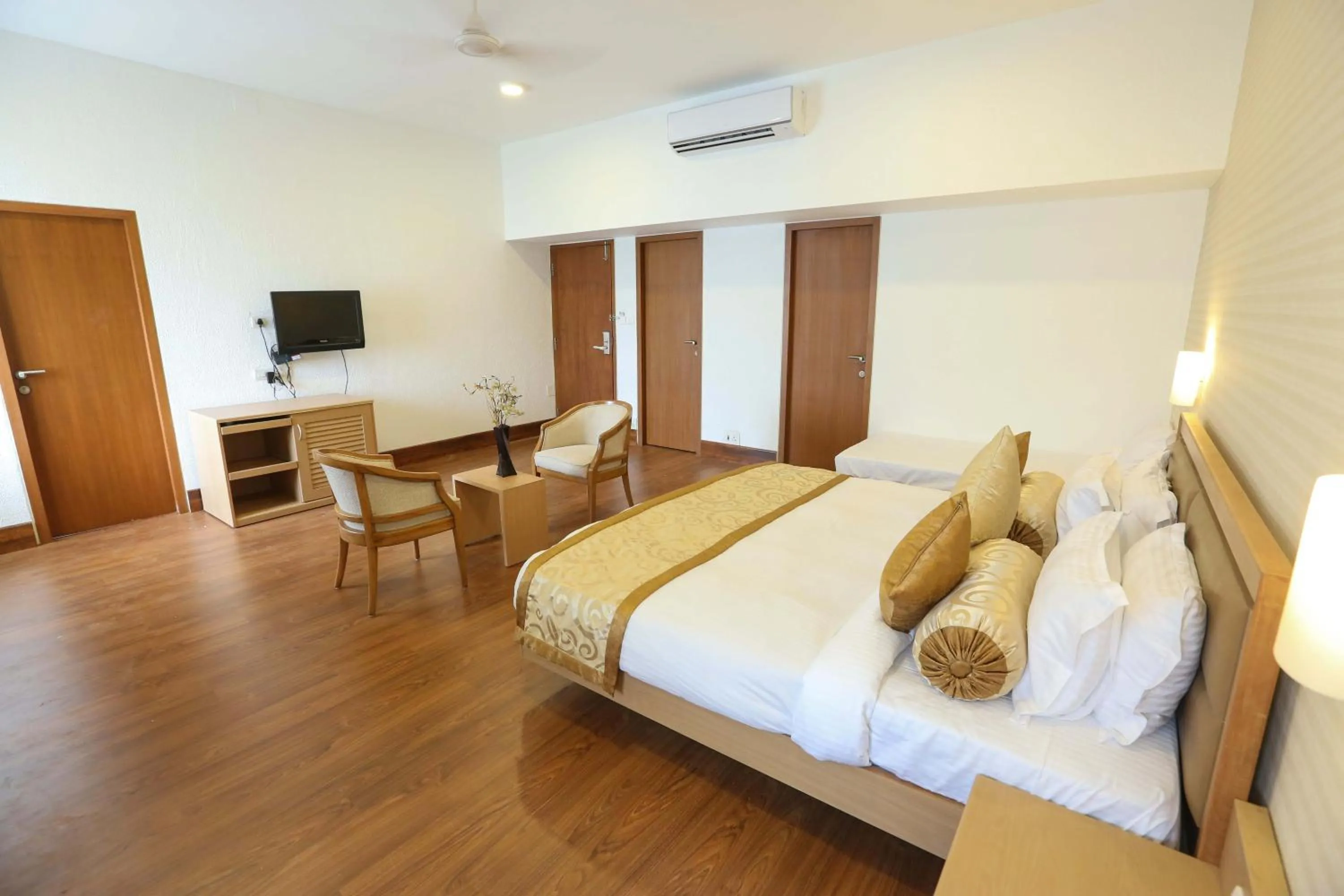 Bedroom, Bed in Avenue 11 Boutique Residences, Poes Garden Chennai