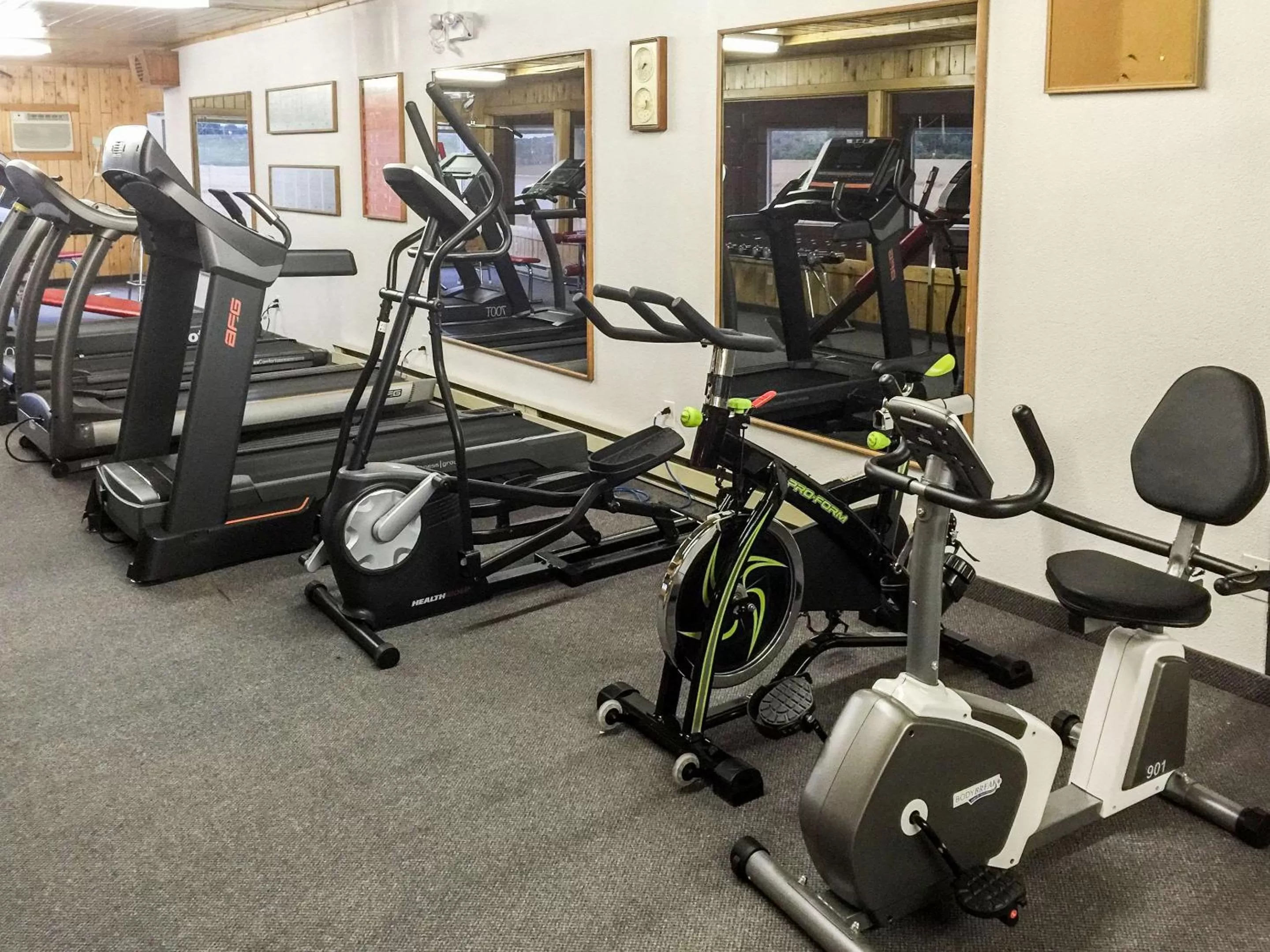 Fitness centre/facilities in Rodeway Inn