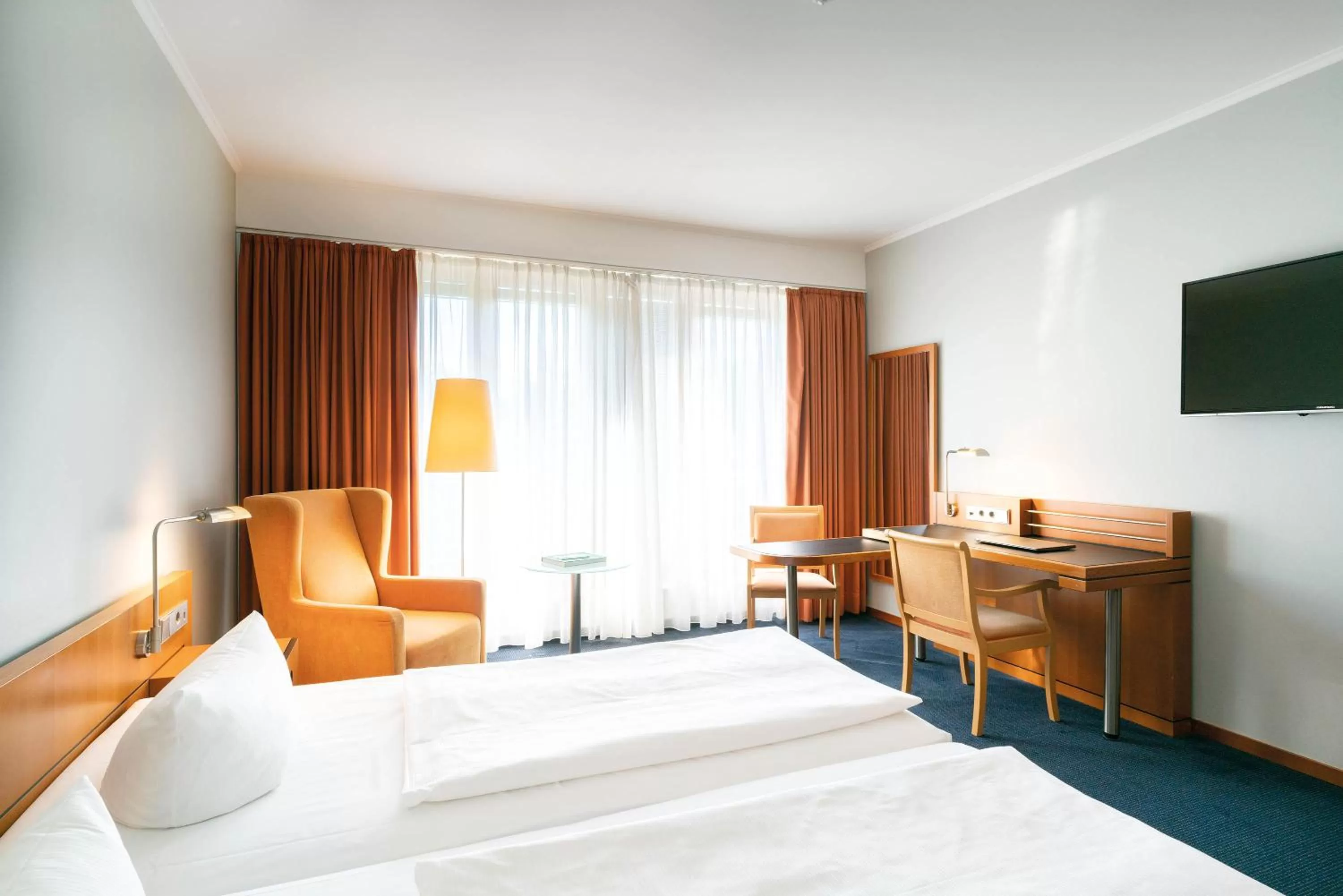 Photo of the whole room, Bed in Seminaris Avendi Hotel Potsdam