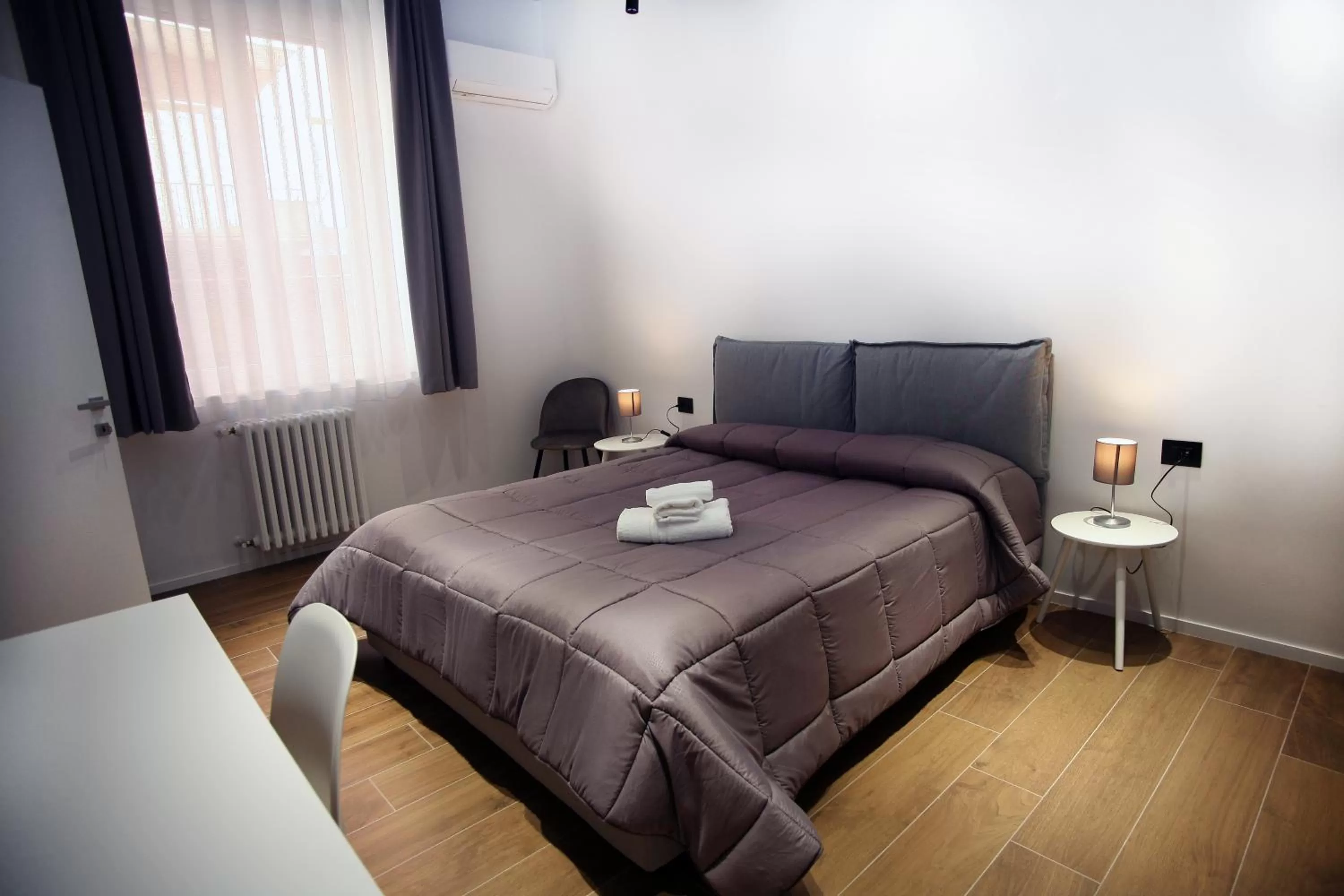 Photo of the whole room, Bed in Business Home Via Isonzo B&B