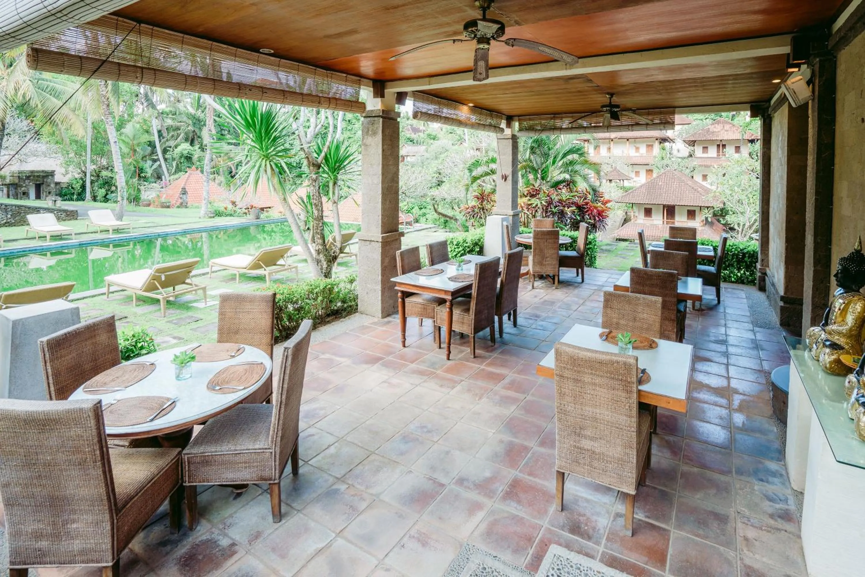 Restaurant/places to eat in Pertiwi Resort & Spa