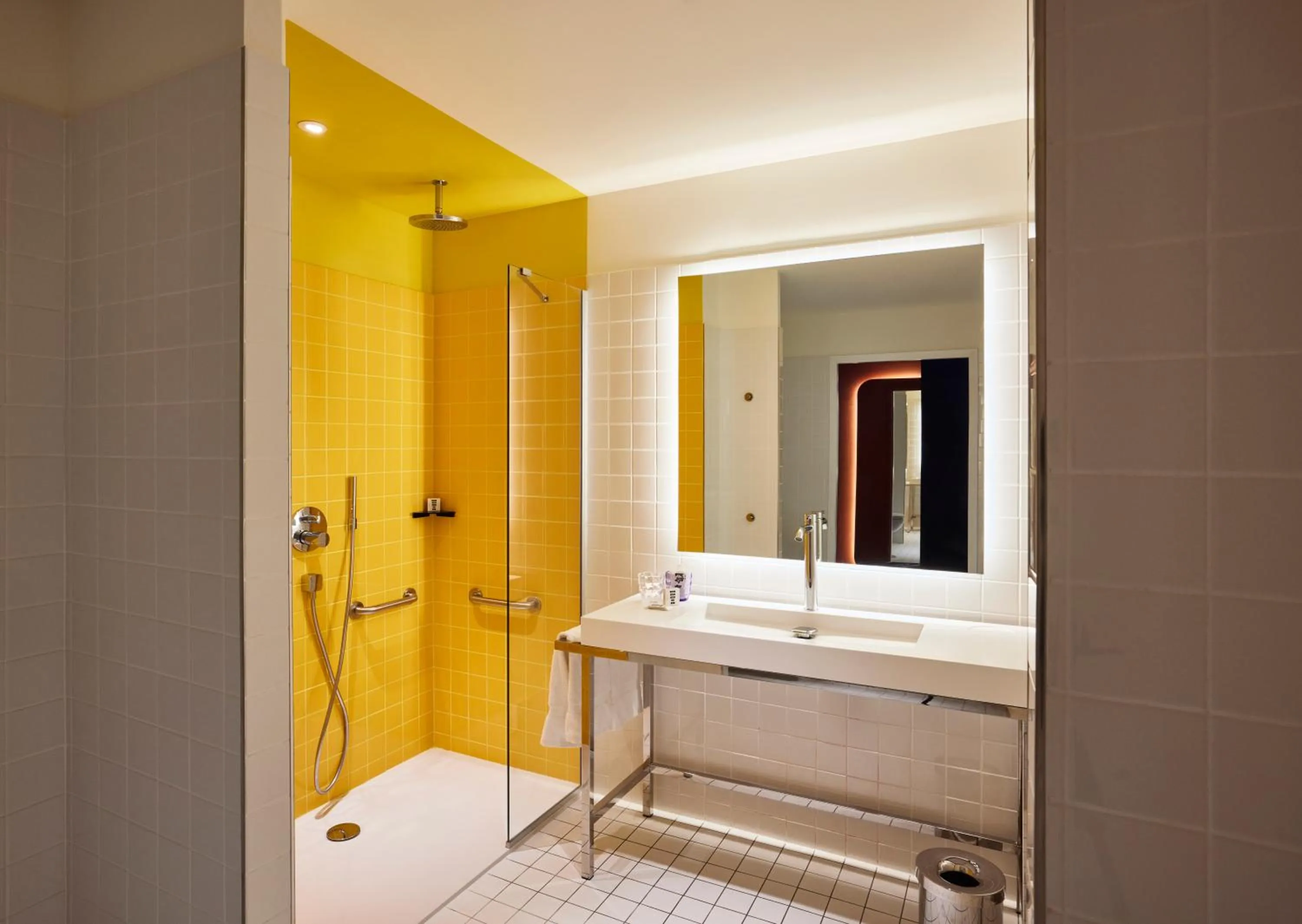 Bathroom in Mama Shelter Paris La Défense