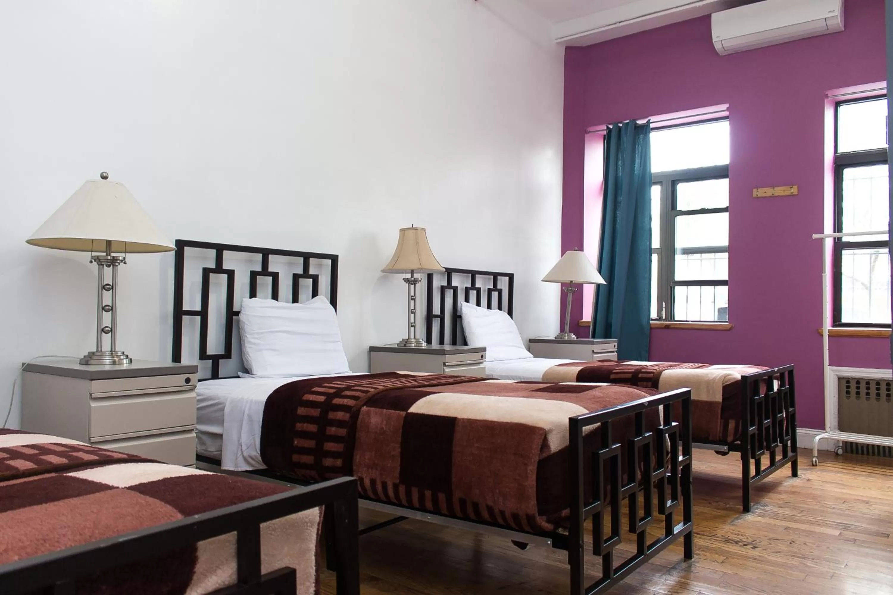 Bed in NY Moore Hostel