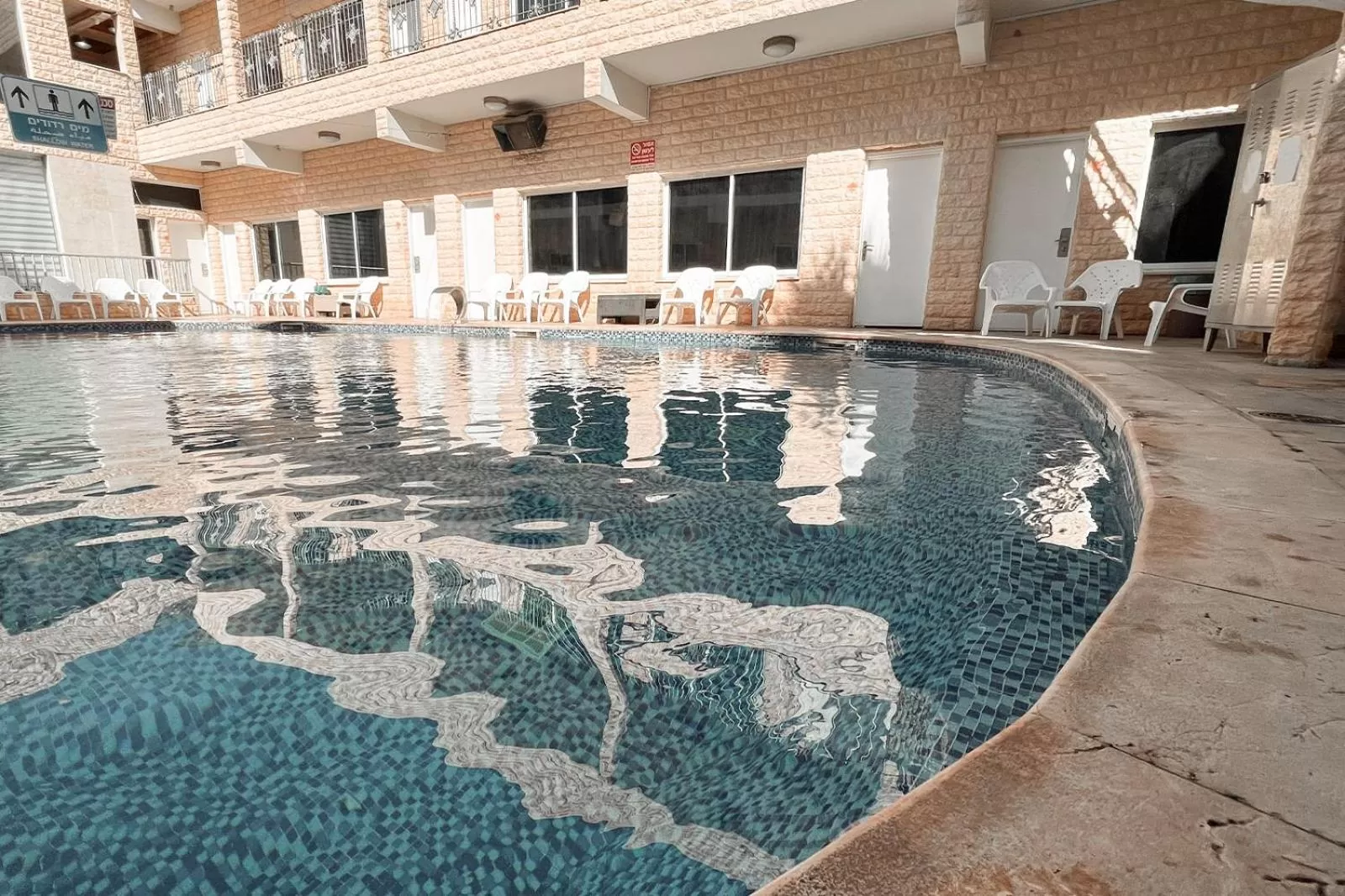 Swimming pool in Hotel Maman