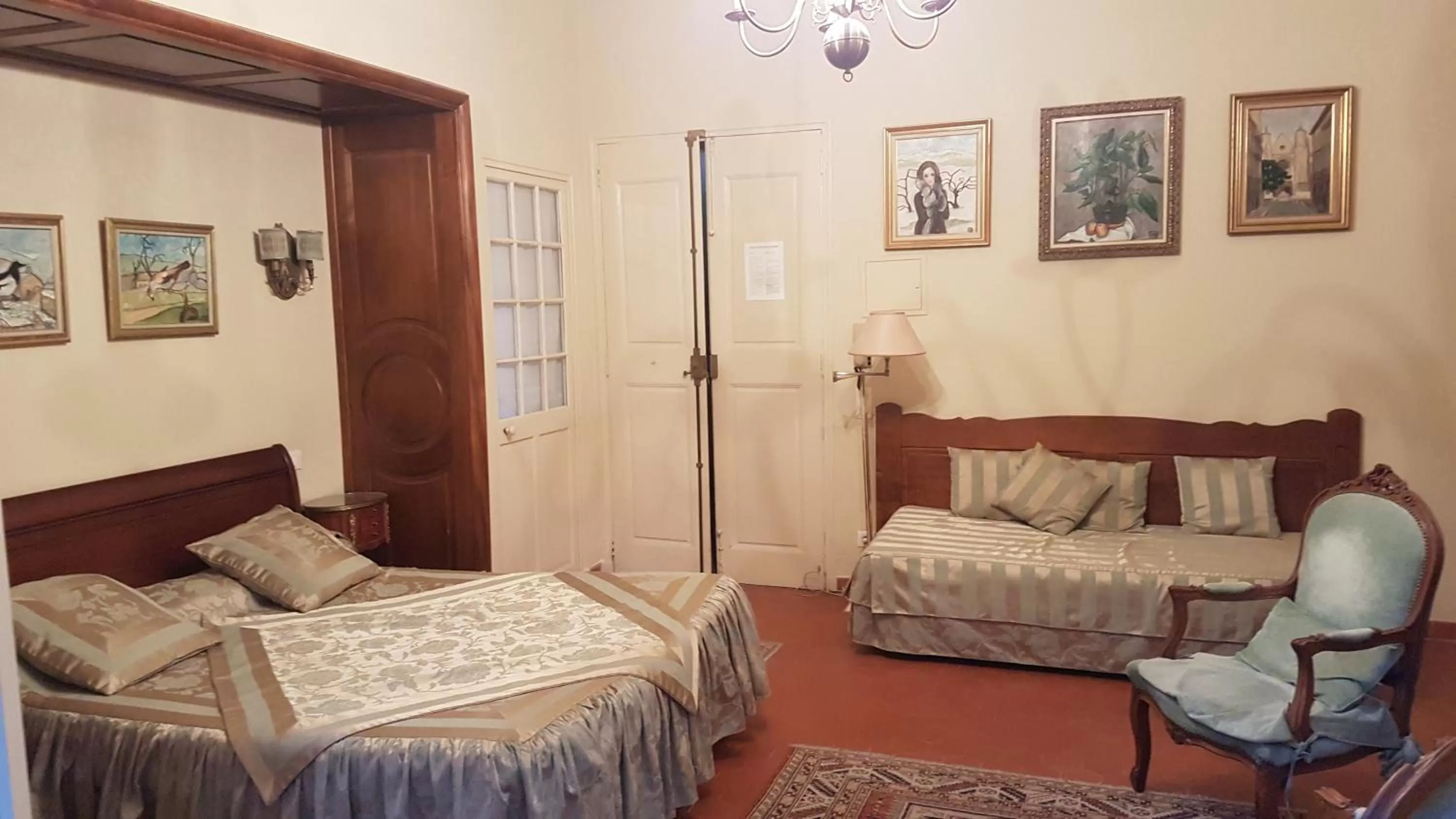 Photo of the whole room, Bed in Hotel Cardinal