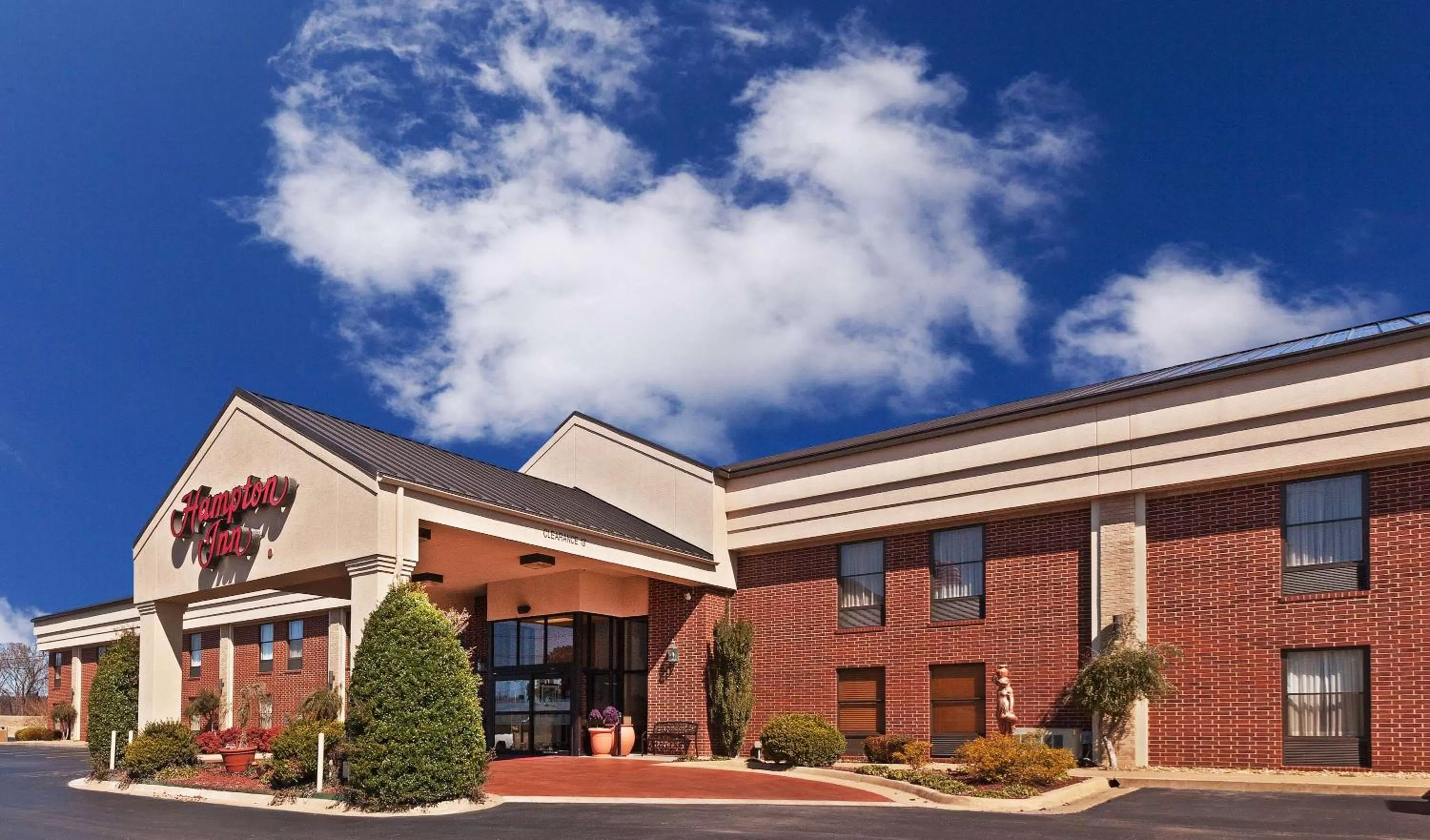 Property building in Hampton Inn by Hilton Clarksville