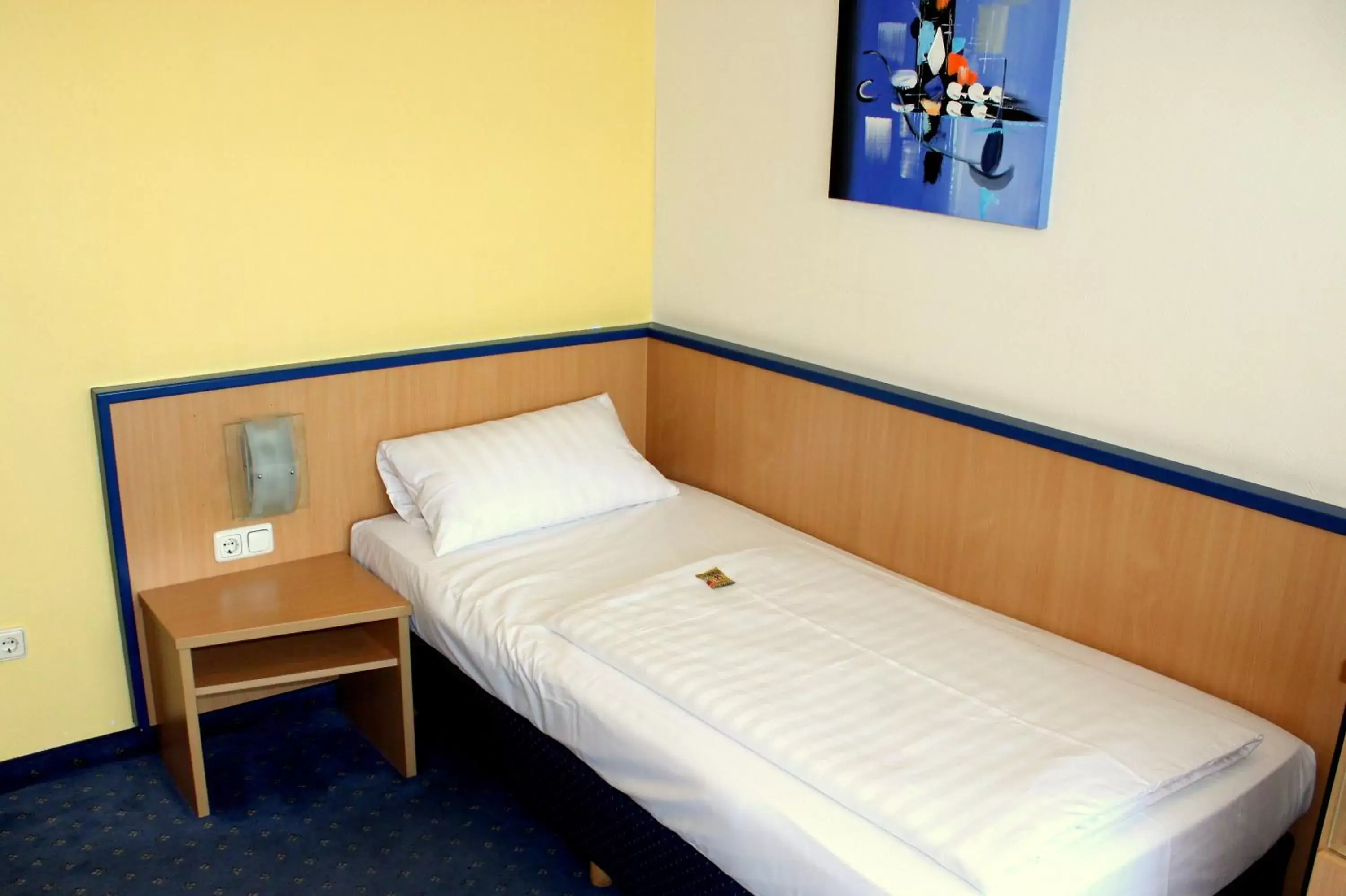 Comfort Single Room in NP Hotel Wallis Comfort Single Room in NP Hotel Wallis