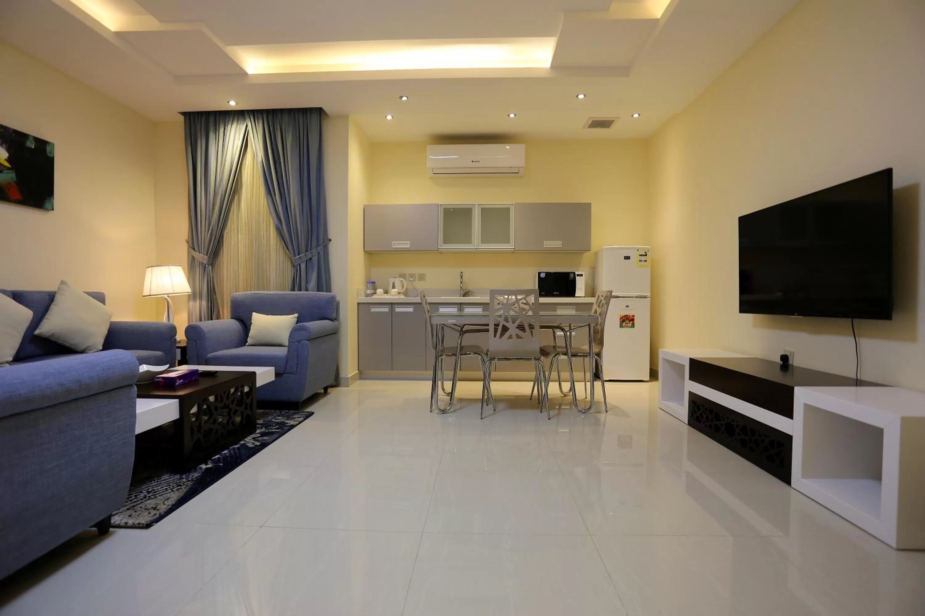 TV and multimedia, Seating Area in Arjaan Altakhassusi Hotel Suites