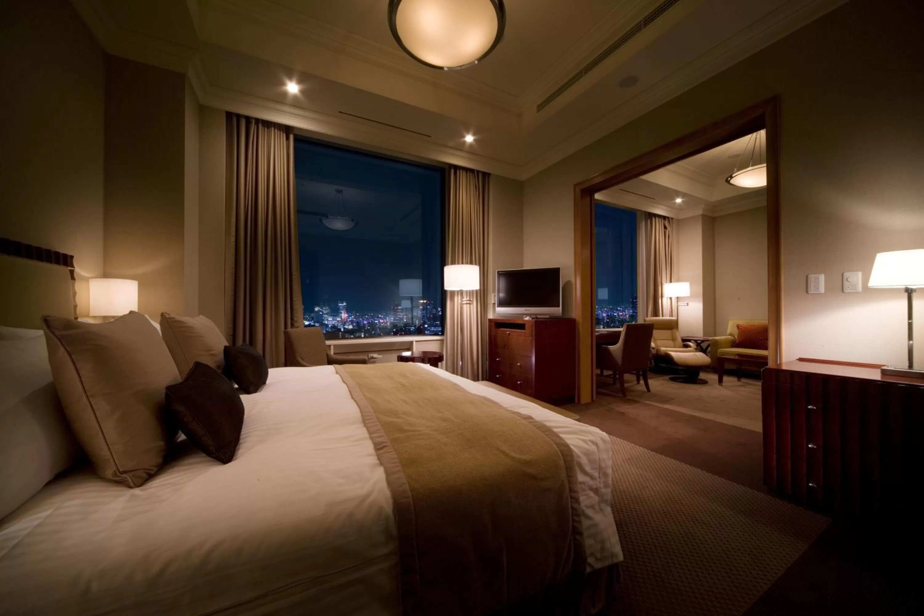 Photo of the whole room, Bed in Imperial Hotel Osaka